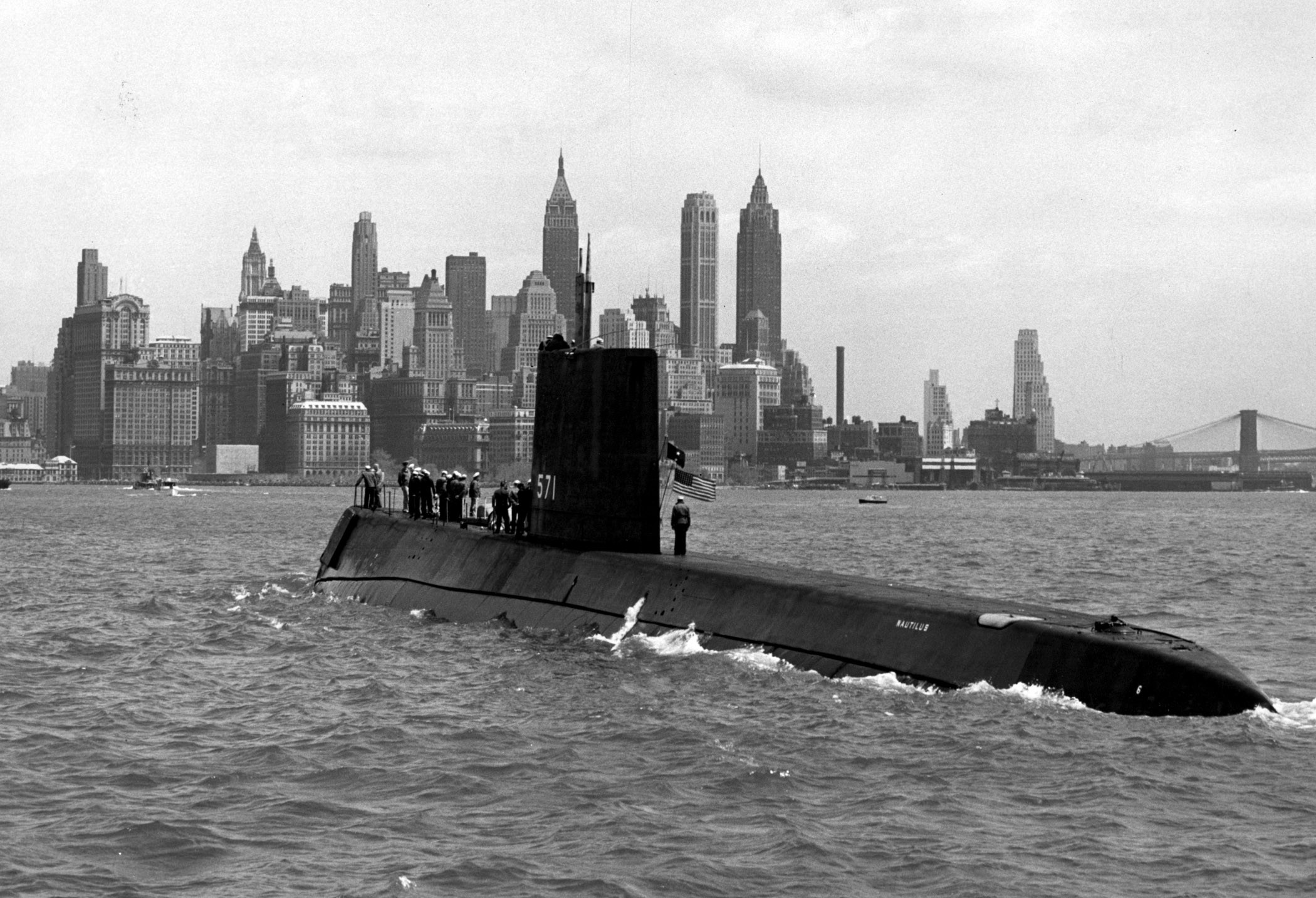 Submarine Monochrome USA Vehicle New York City Cityscape Military Nautilus 2100x1433