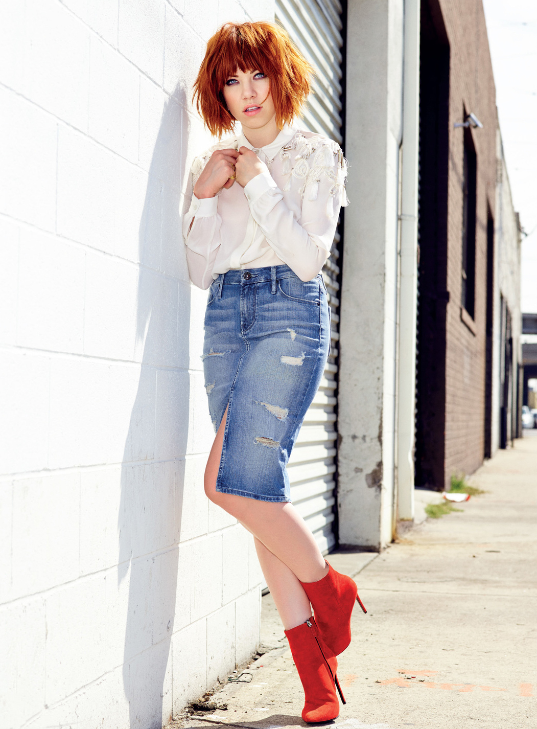 Carly Rae Jepsen Women Singer Canadian Short Hair Redhead Jean Skirt ...