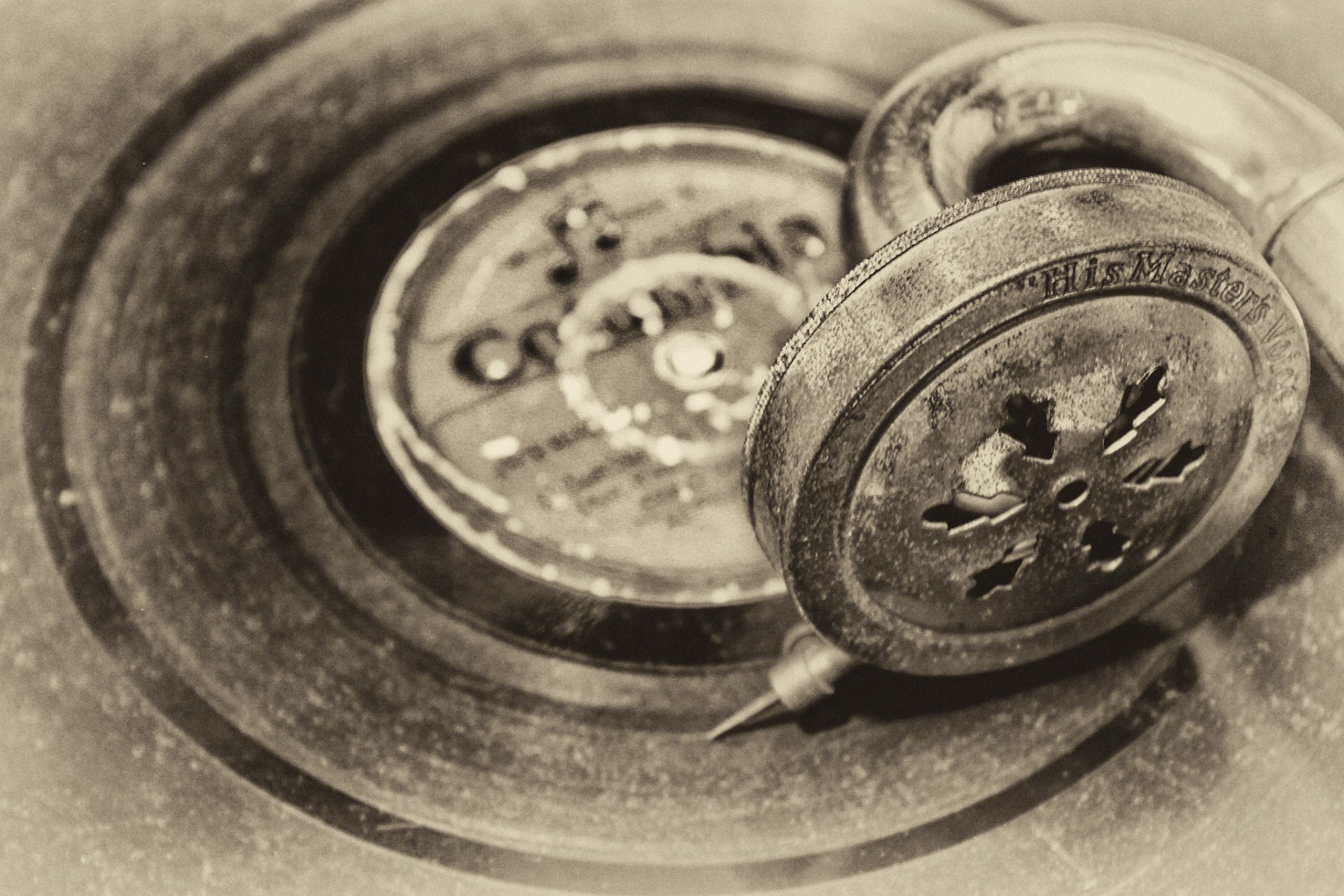 Sepia Vintage Music Gramophone 1920x1280