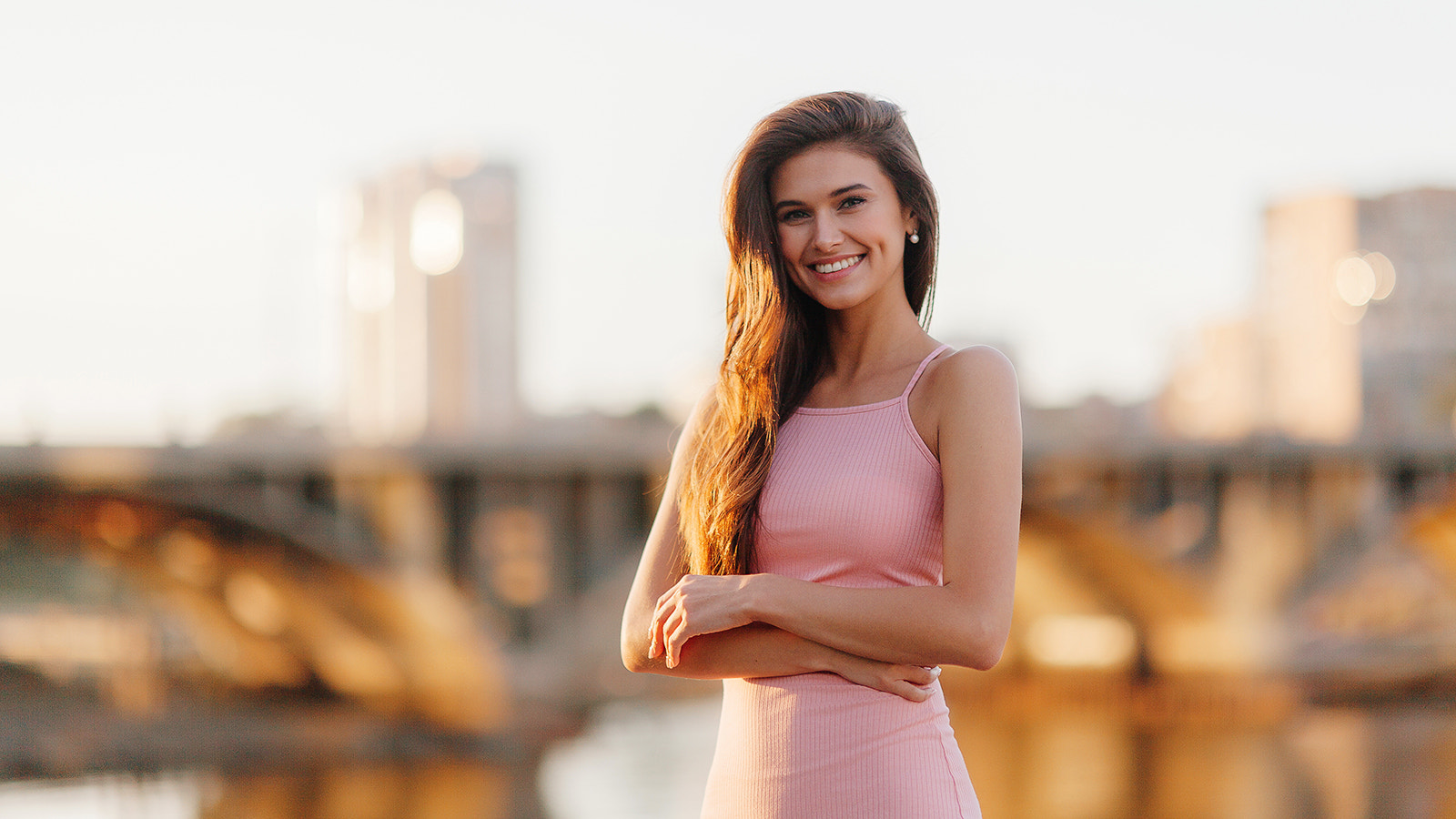 Women Brunette Brown Eyes Pink Dress Smiling Pearl Earrings Looking At Viewer Bokeh Pavel Vozmischev 1600x900