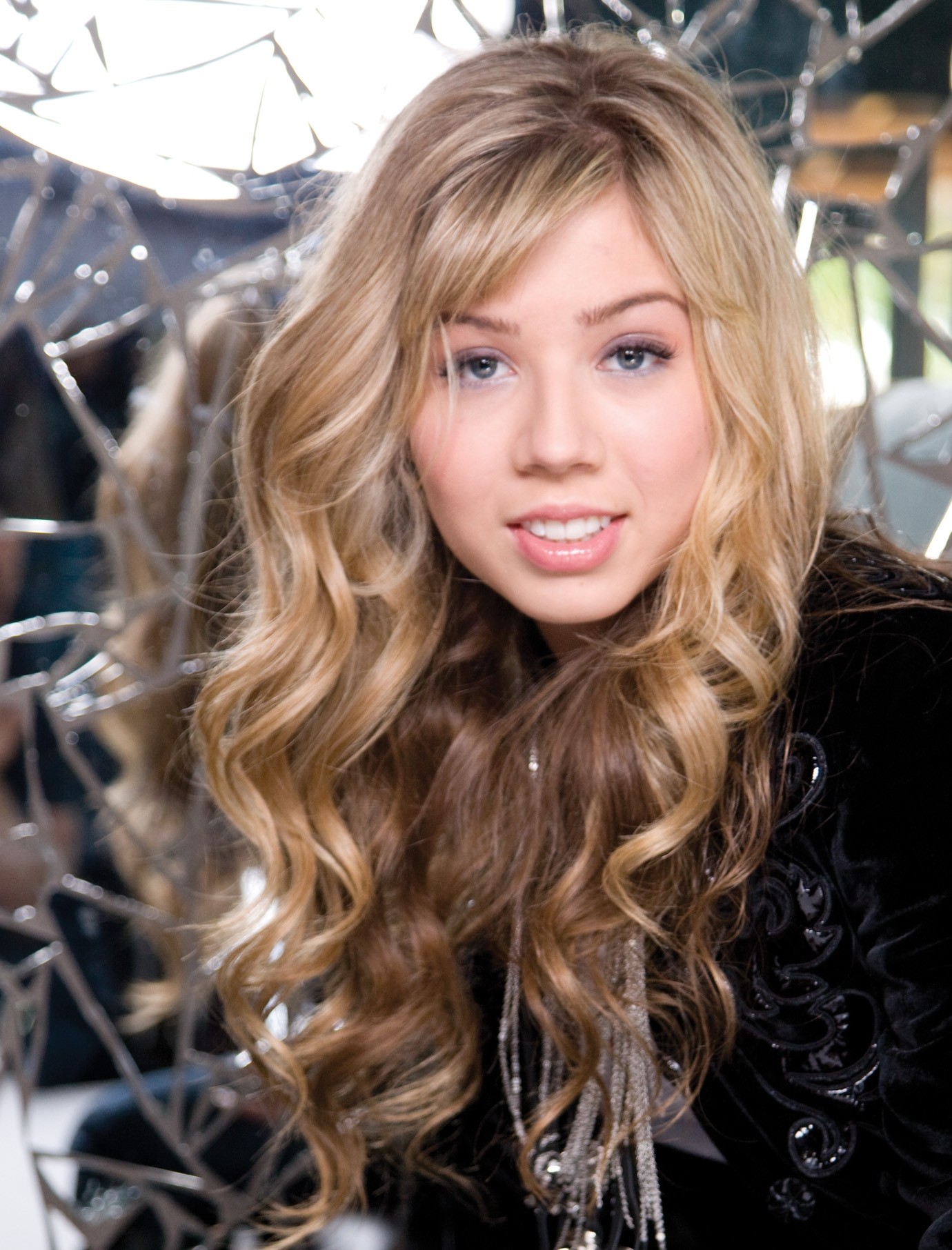 Jennette McCurdy Long Hair Looking At Viewer Curly Hair Women 1380x1812