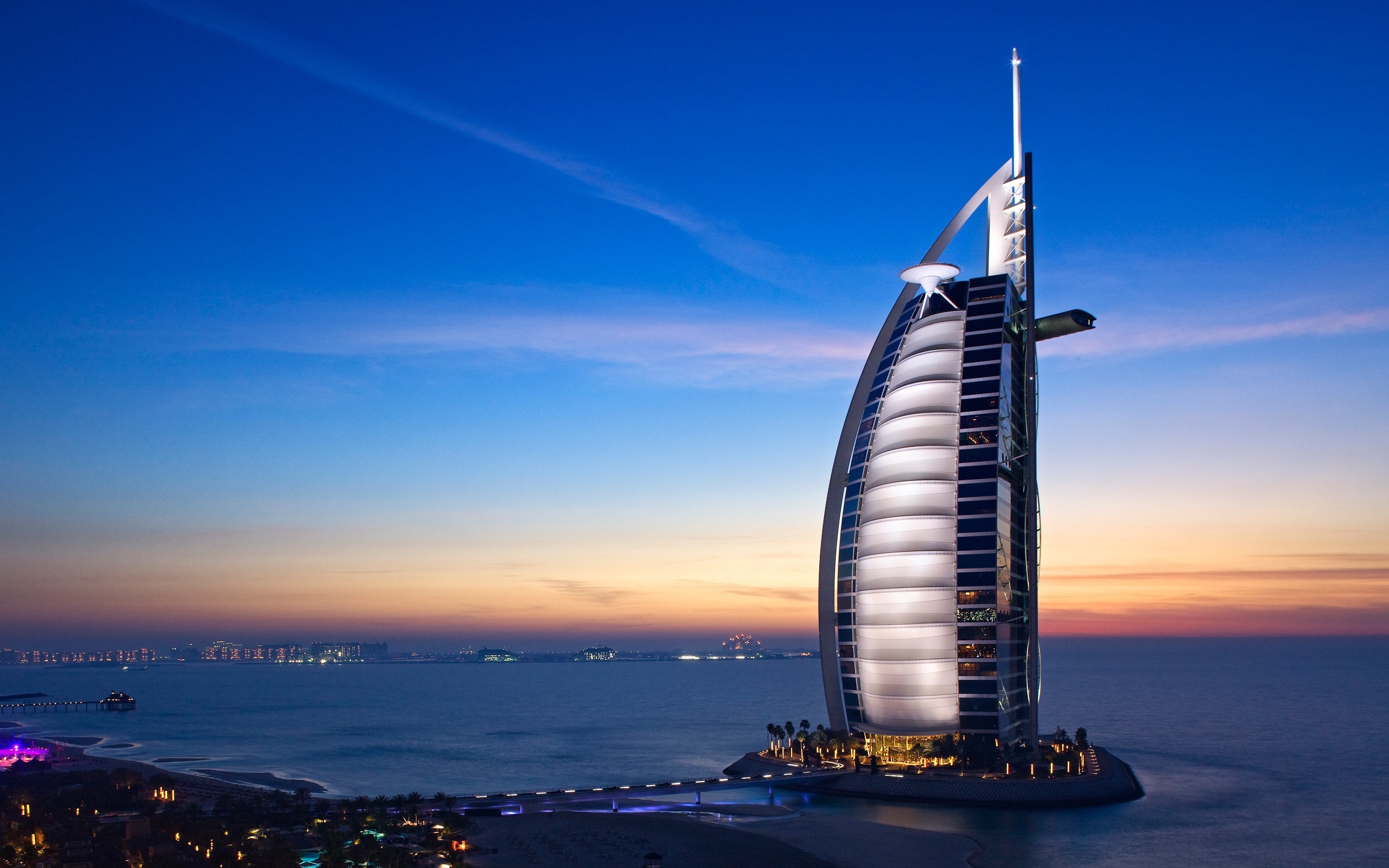 Dubai Burj Al Arab Building 2560x1600