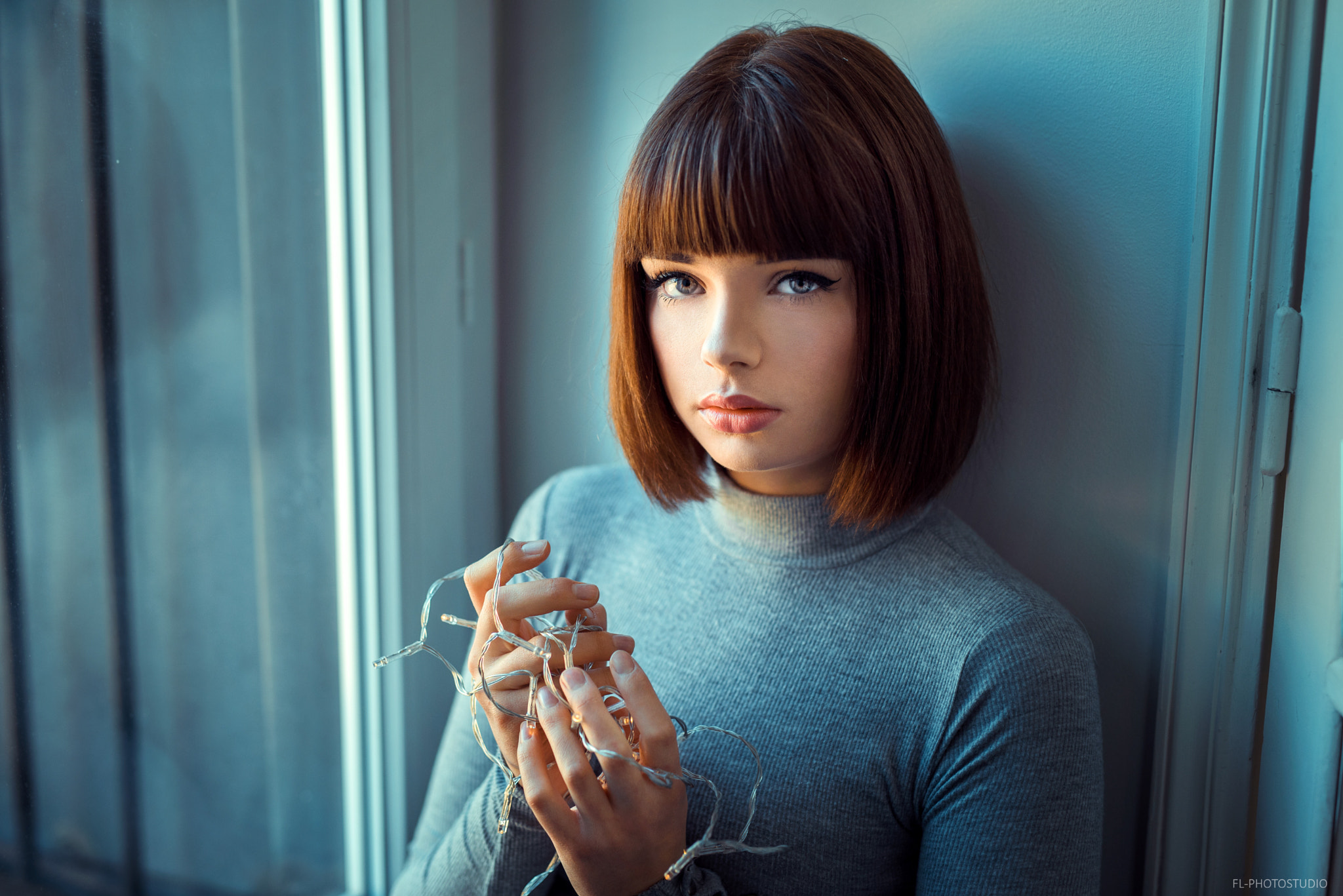 Lods Franck Blue Face 500px Portrait Women Marie Grippon Marie 500px Short Hair 2048x1367