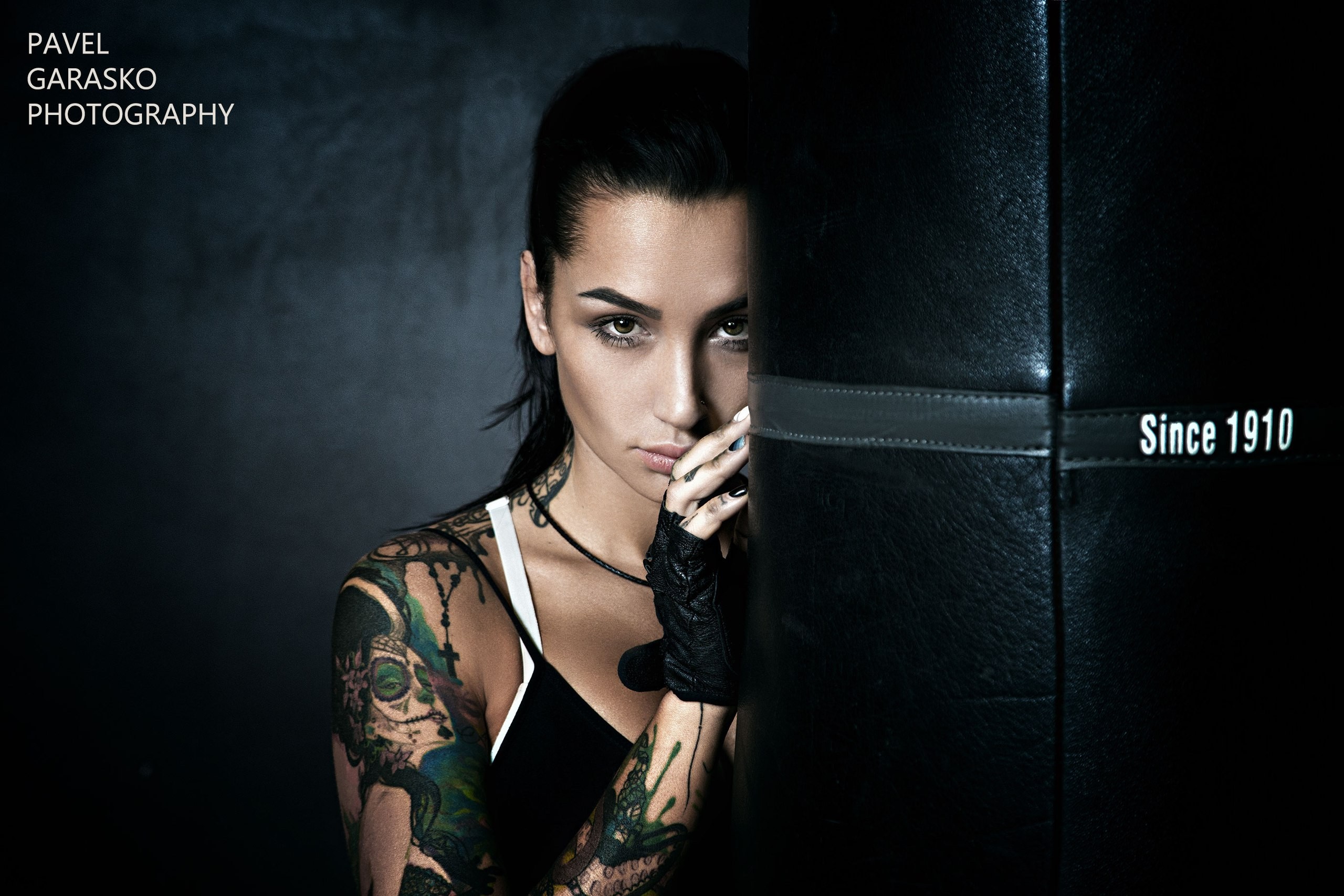 Women Face Portrait Tattoo Gloves Looking At Viewer Boxing Punching Bag Angelica Anderson Pavel Gara 2560x1707