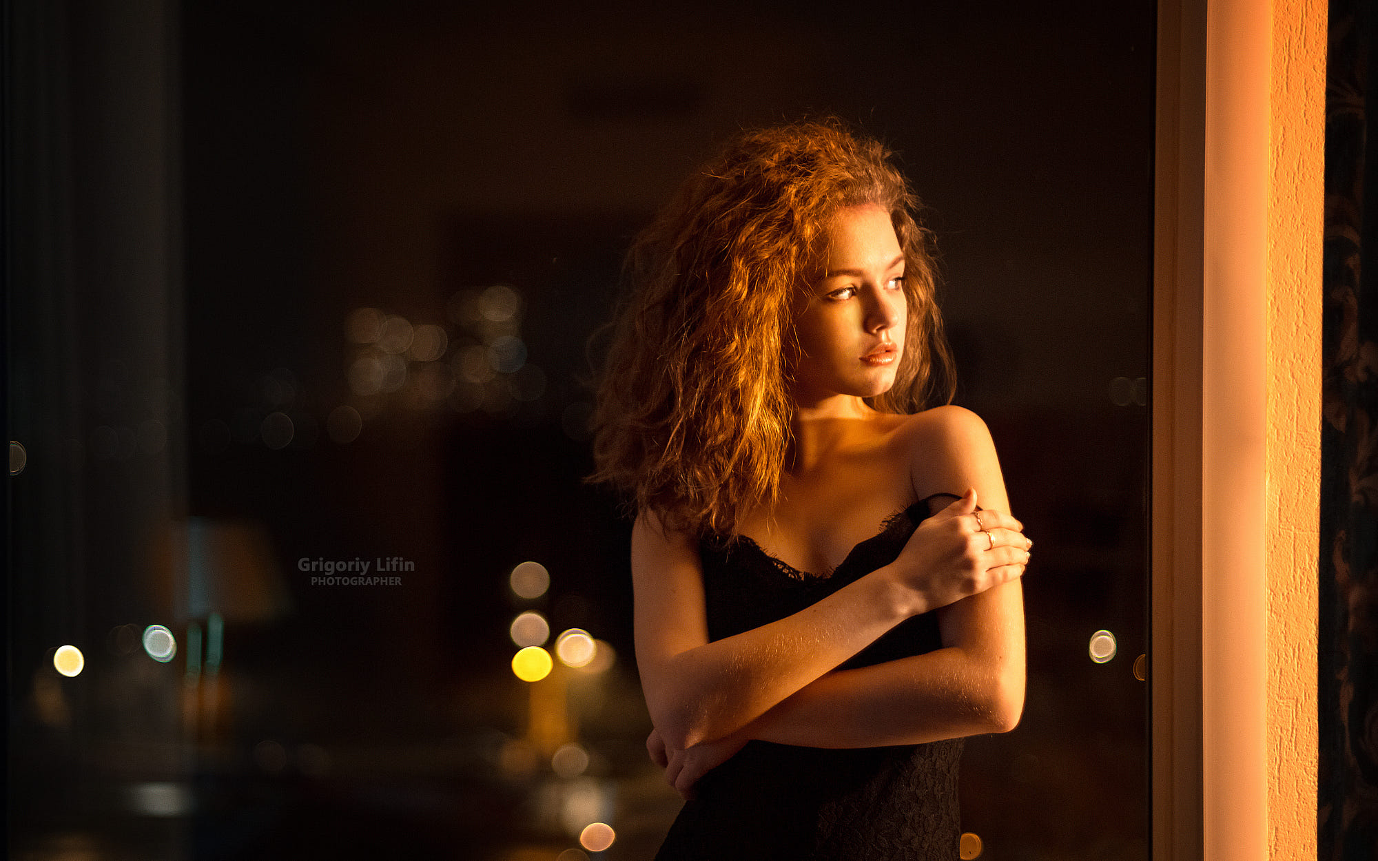 Women Redhead Standing Long Hair Warm Colors Looking Away Window Grigoriy Lifin Alina Zaslavskaya 2000x1250