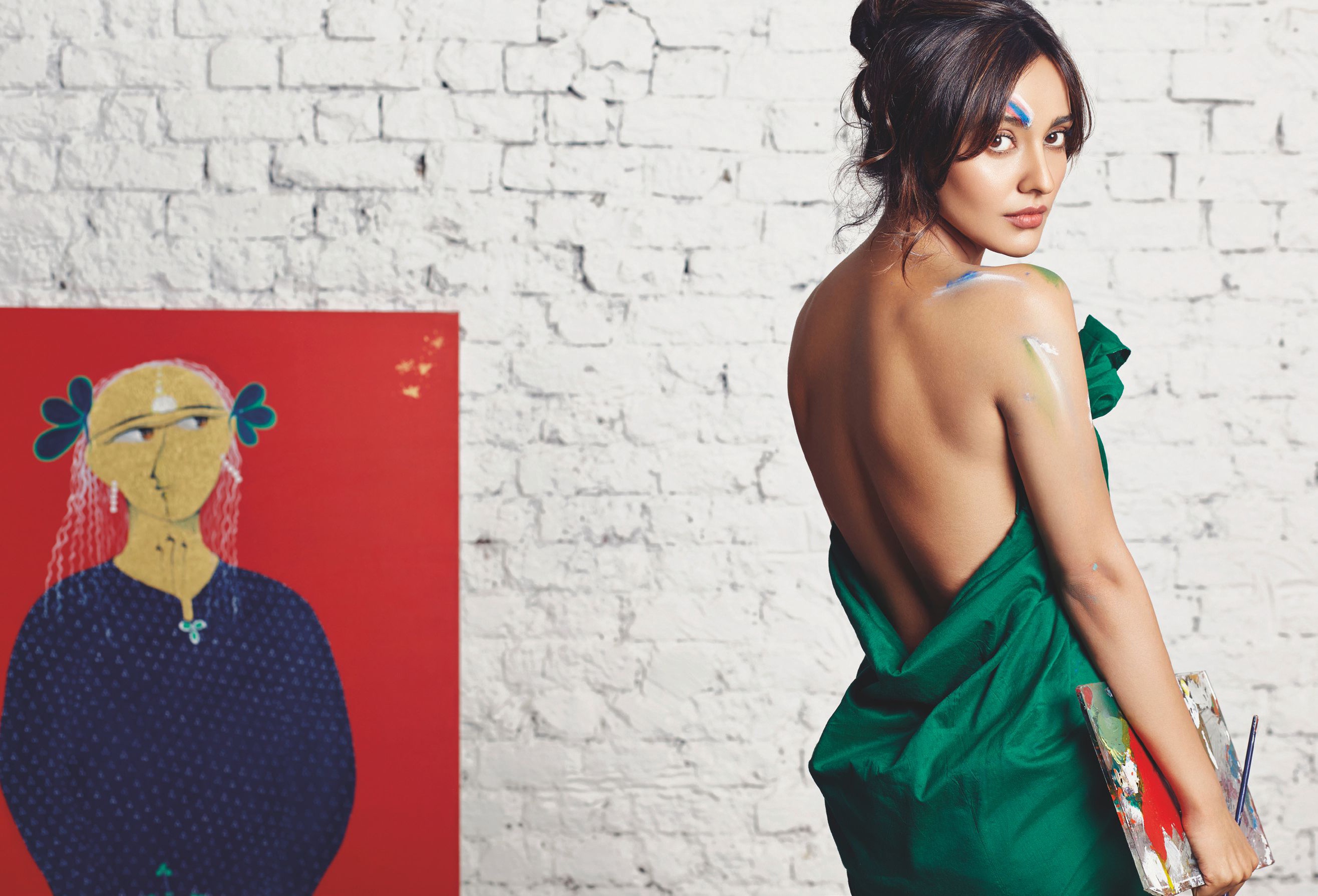 Model Women Backless Bollywood Actresses Black Hair Green Dress 2632x1790
