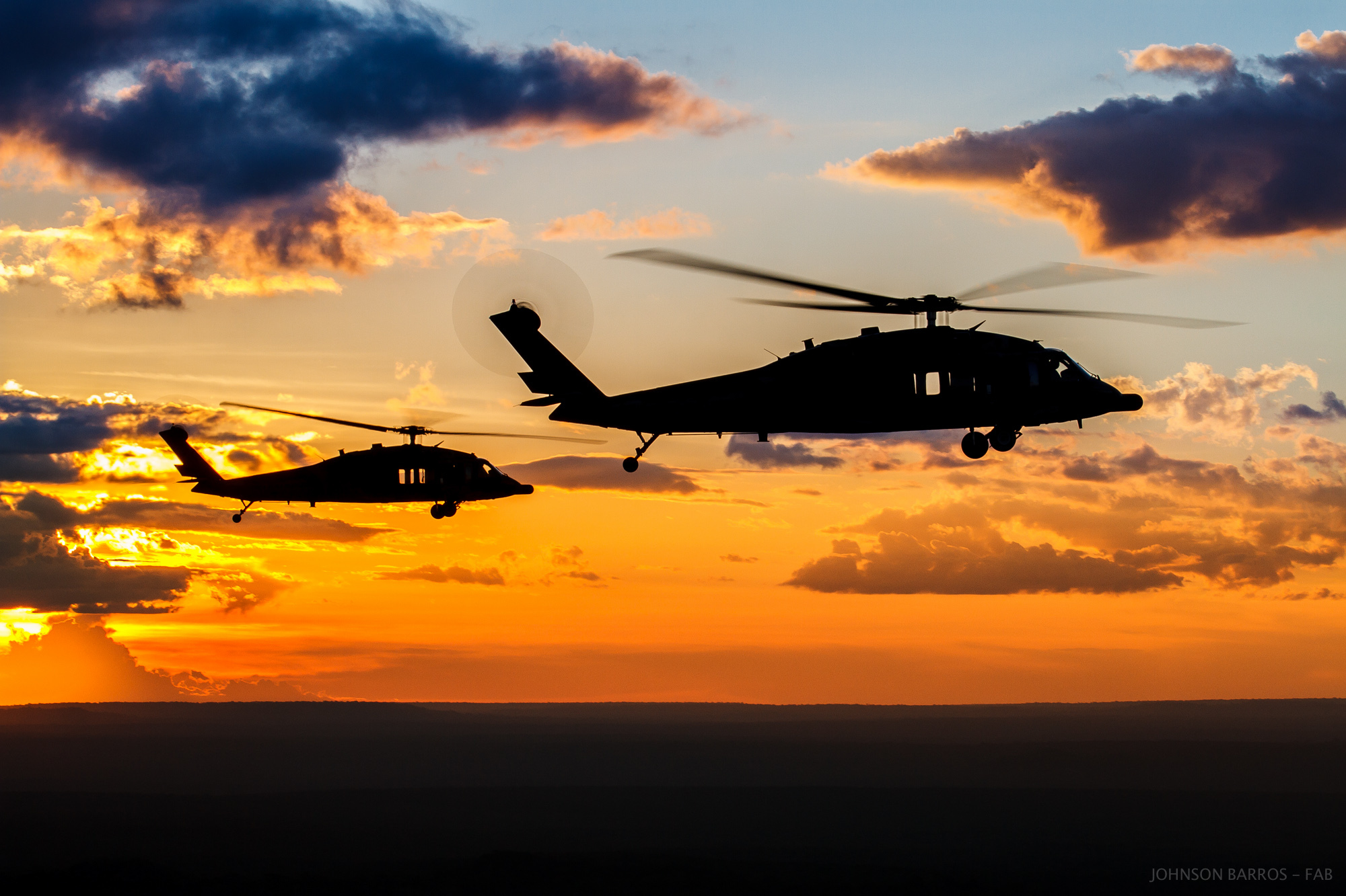 Sikorsky UH 60 Black Hawk Attack Helicopter Aircraft Helicopter Sunset Cloud Silhouette 2000x1333