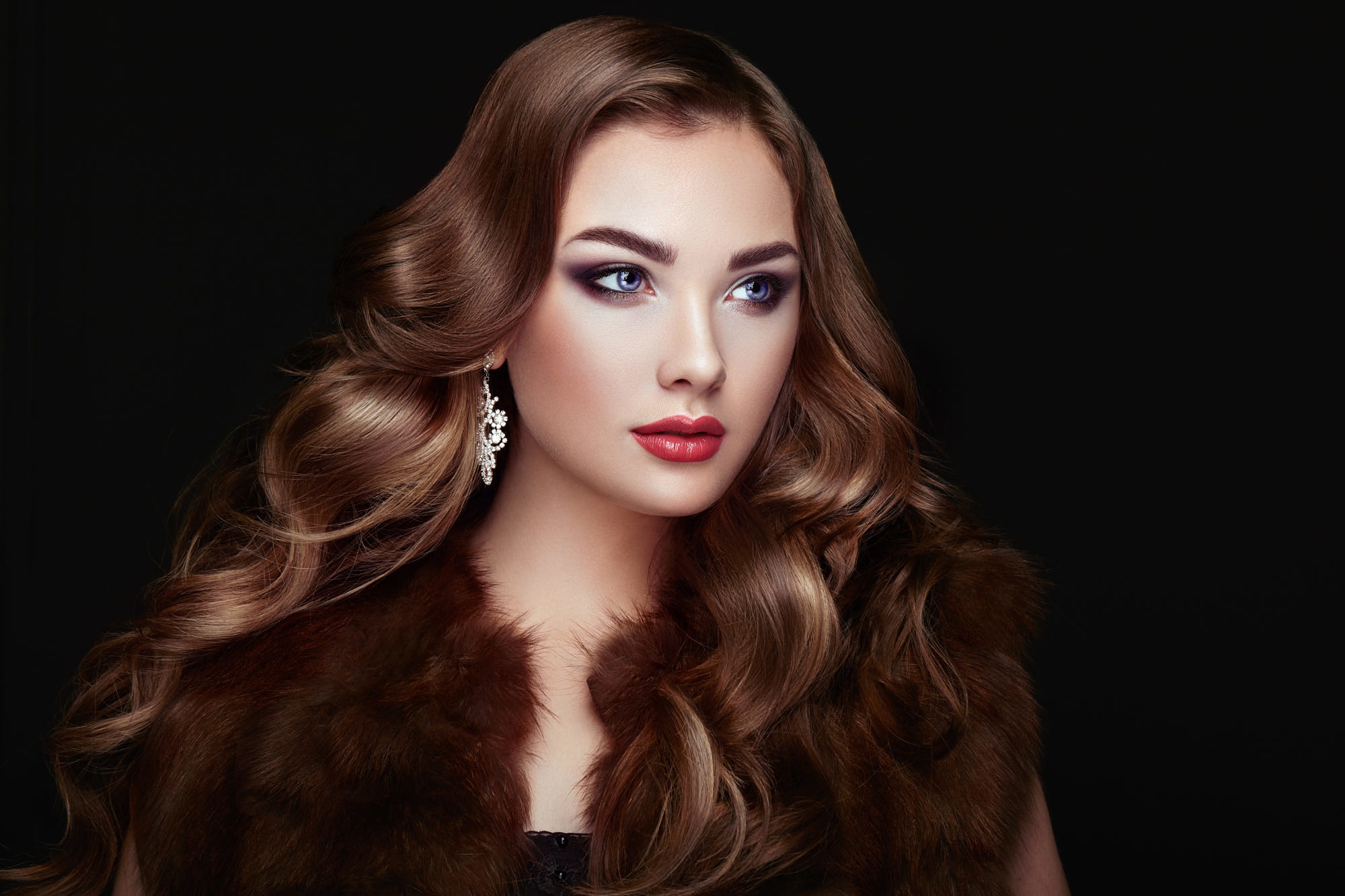 Makeup Red Lipstick Portrait Women Model Fur Coats Looking Away Curly Hair Black Background Irina Po 2000x1333