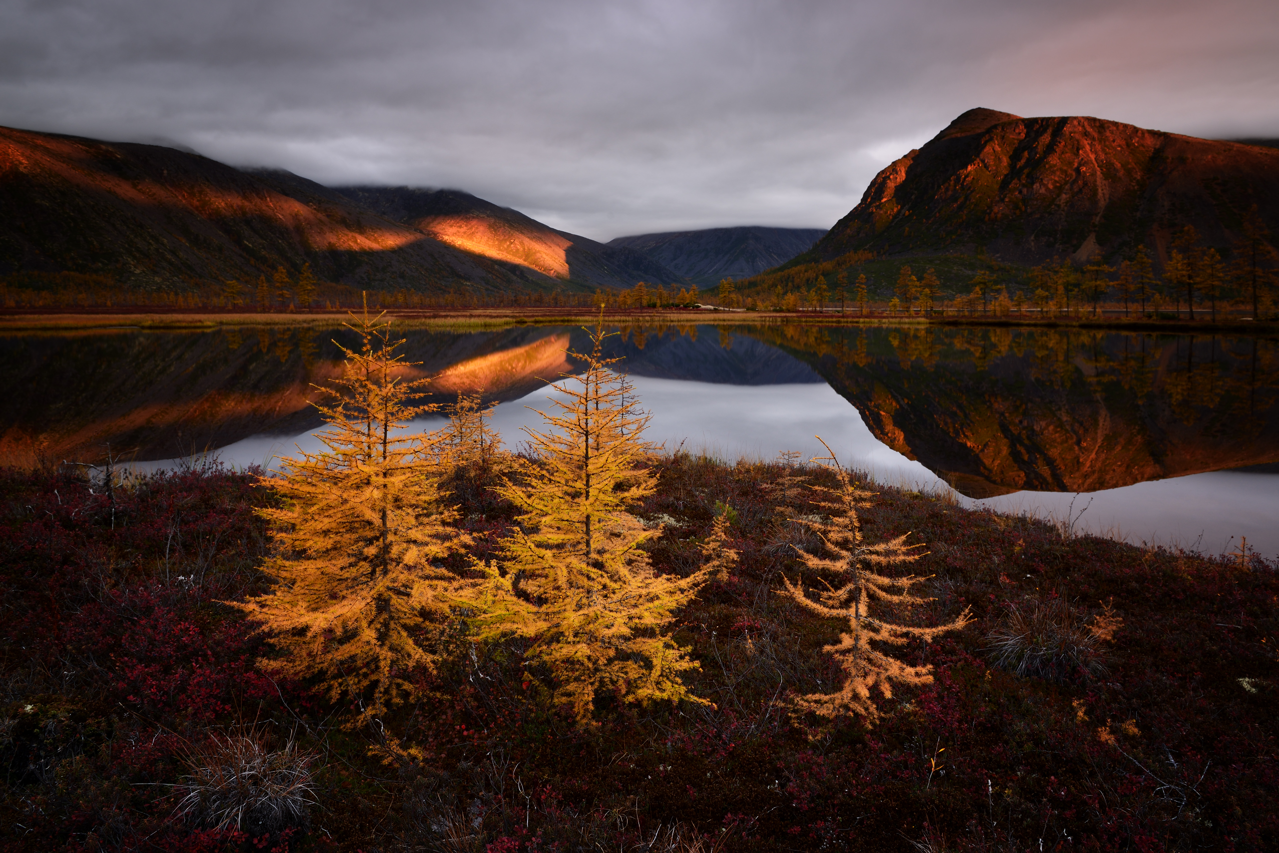 Russia Lake Landscape Nature Mirrored Reflection Mountains Clouds Sunset Trees Fall Photography Maxi 2560x1708