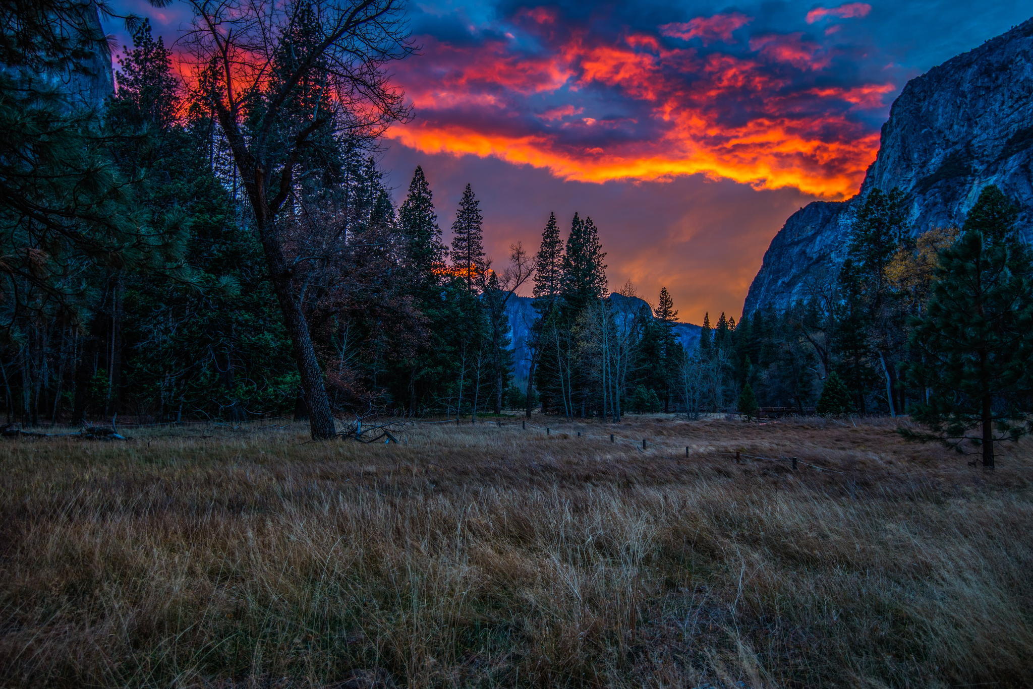 Mountains Sunset Trees 2048x1367