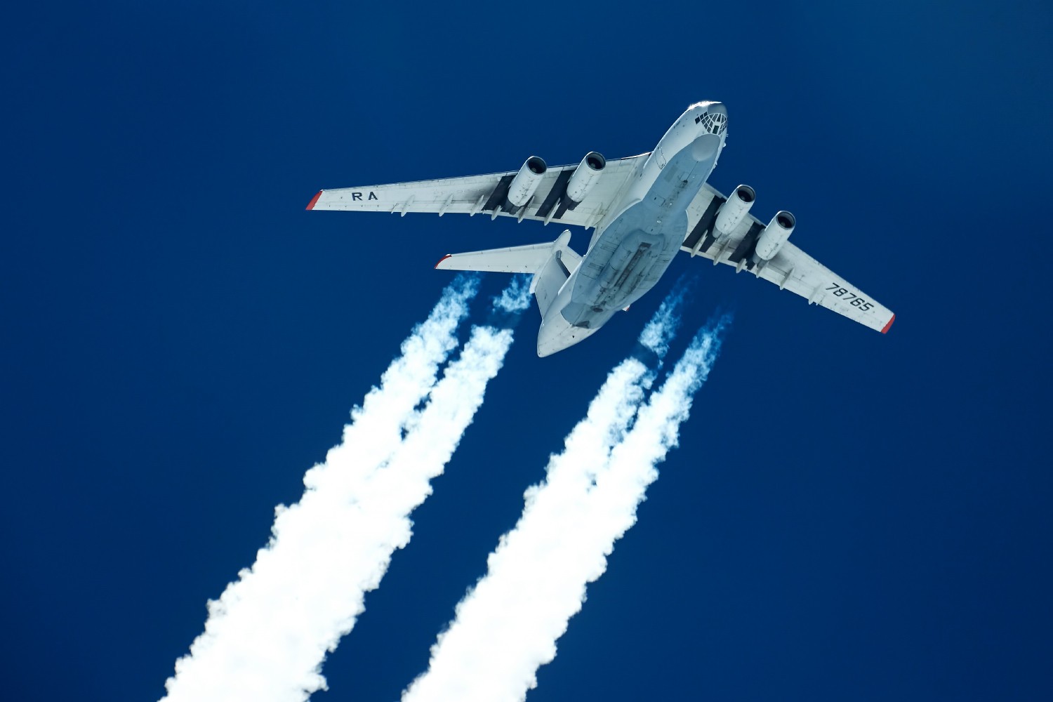 Il 76 Aircraft Airplane Contrails 1500x1000