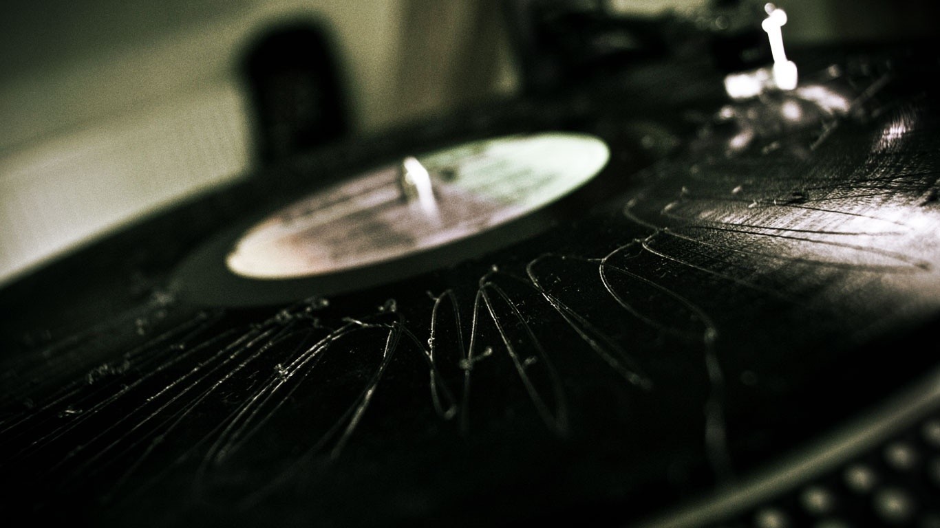 Vinyl Scratches Music 1366x768