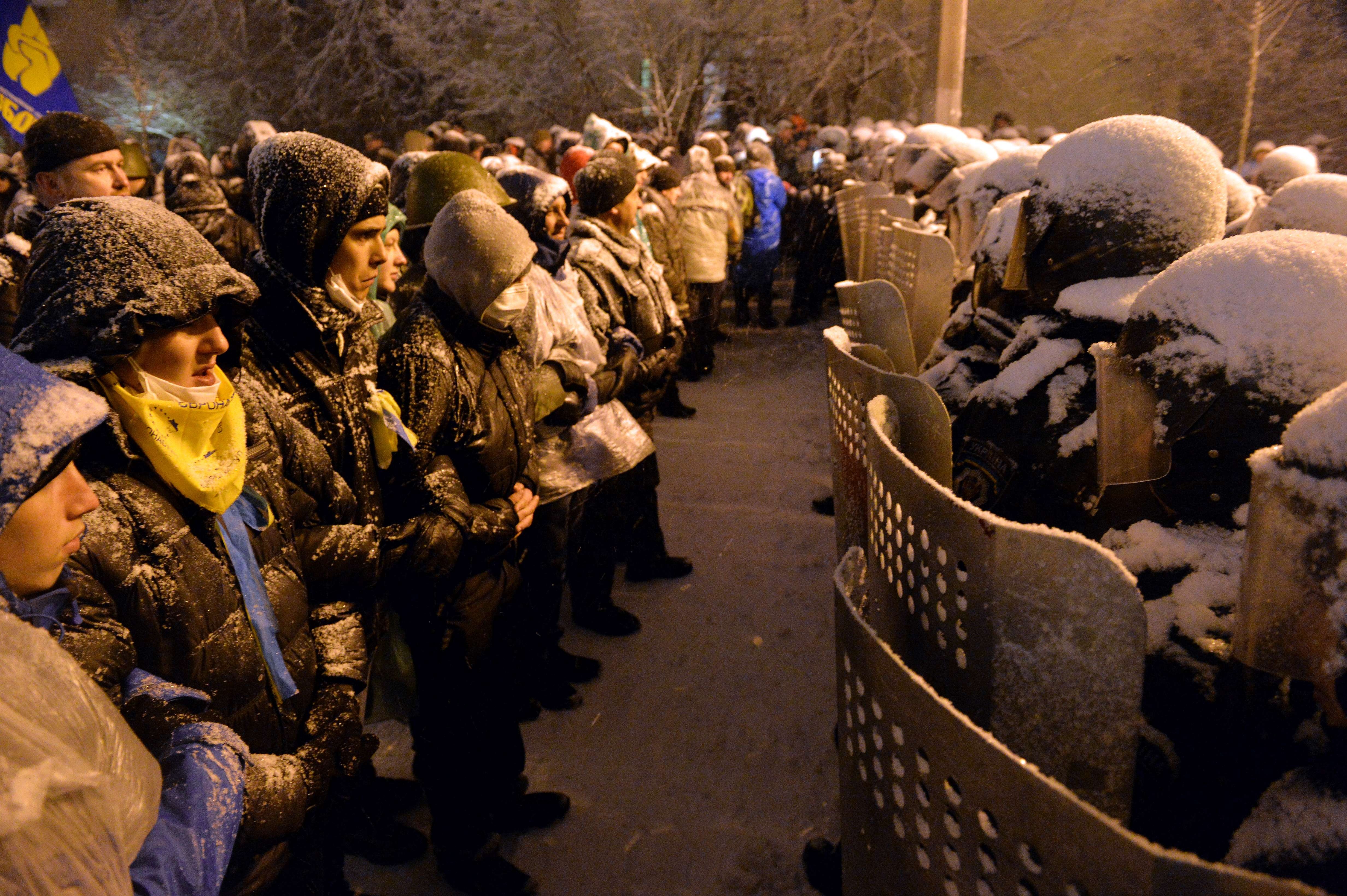 Ukraine Protestors Soldier Snow Shield 4928x3280