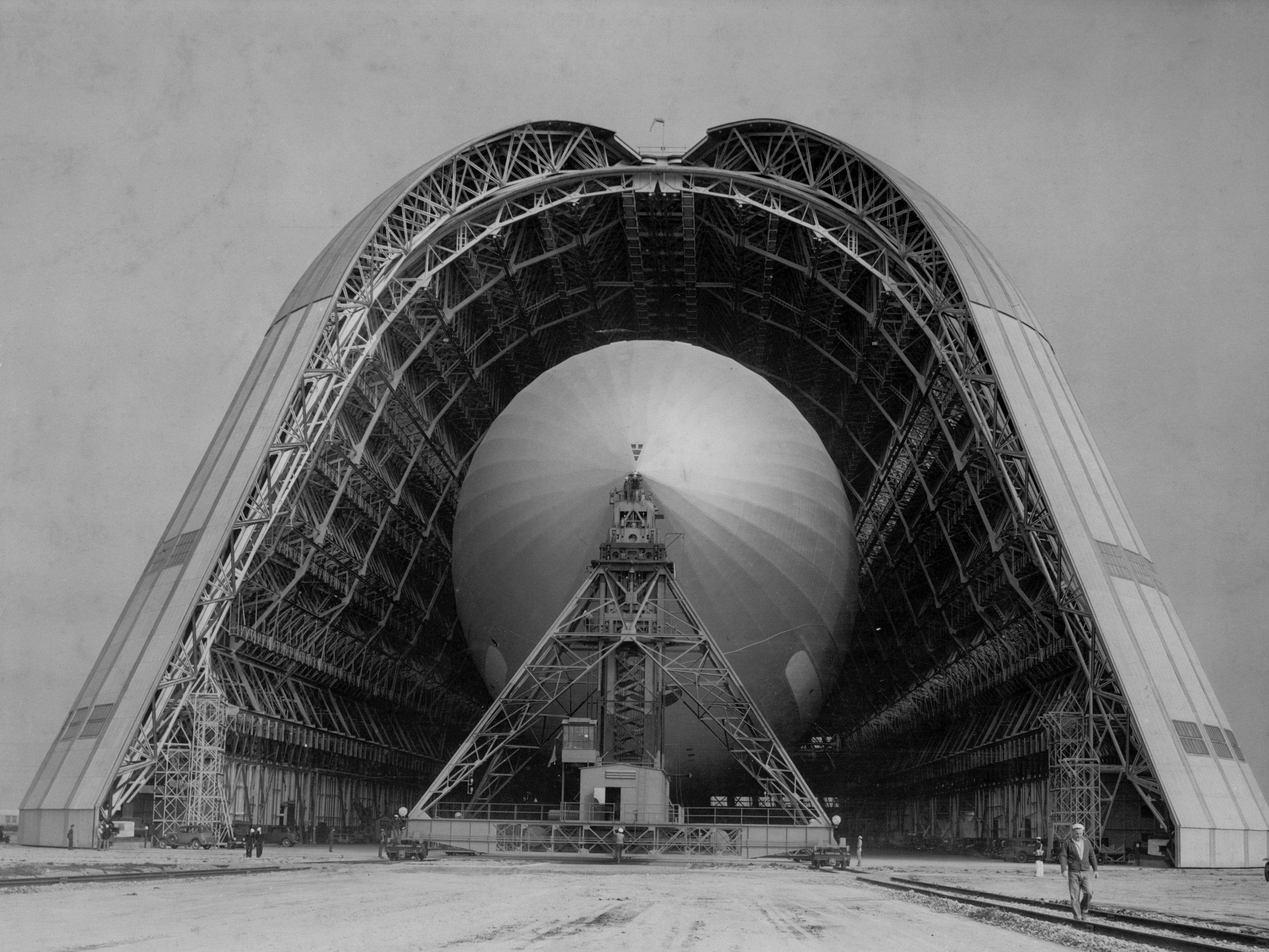 Blimp Vehicle People Aircraft Aircraft Hanger 5454x4091