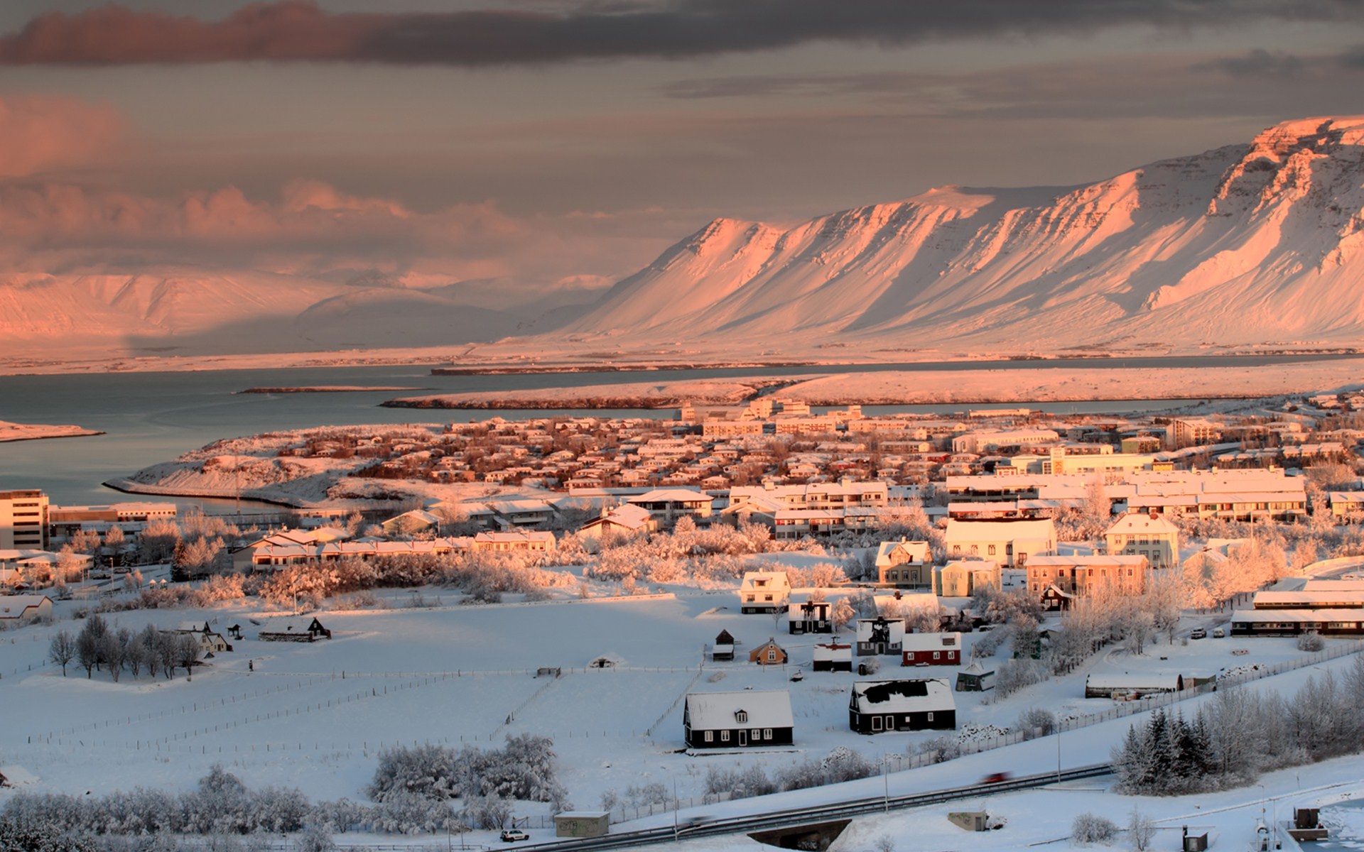 Winter Mountain Town Snow 1920x1200