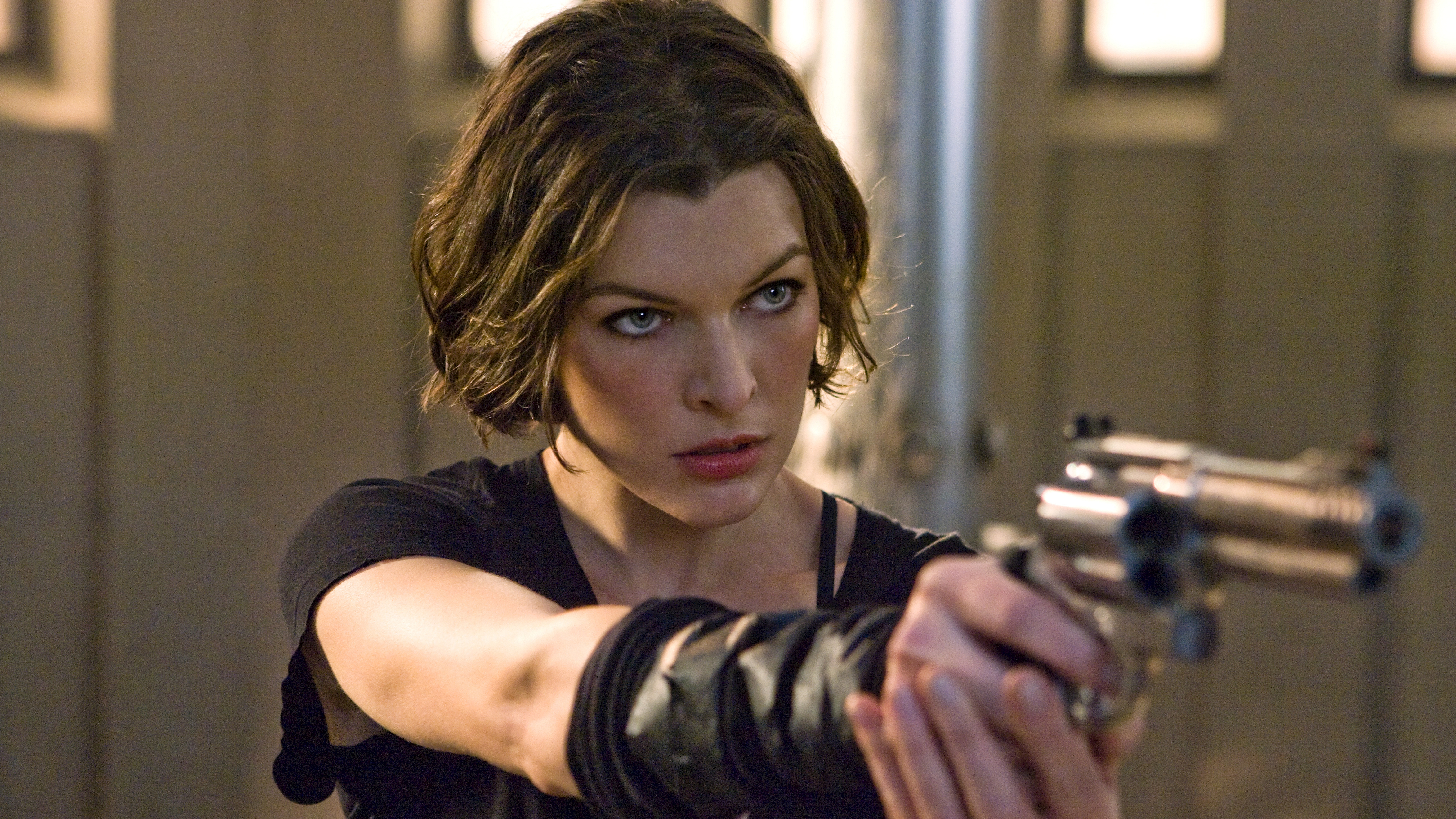 Milla Jovovich 6150x3459