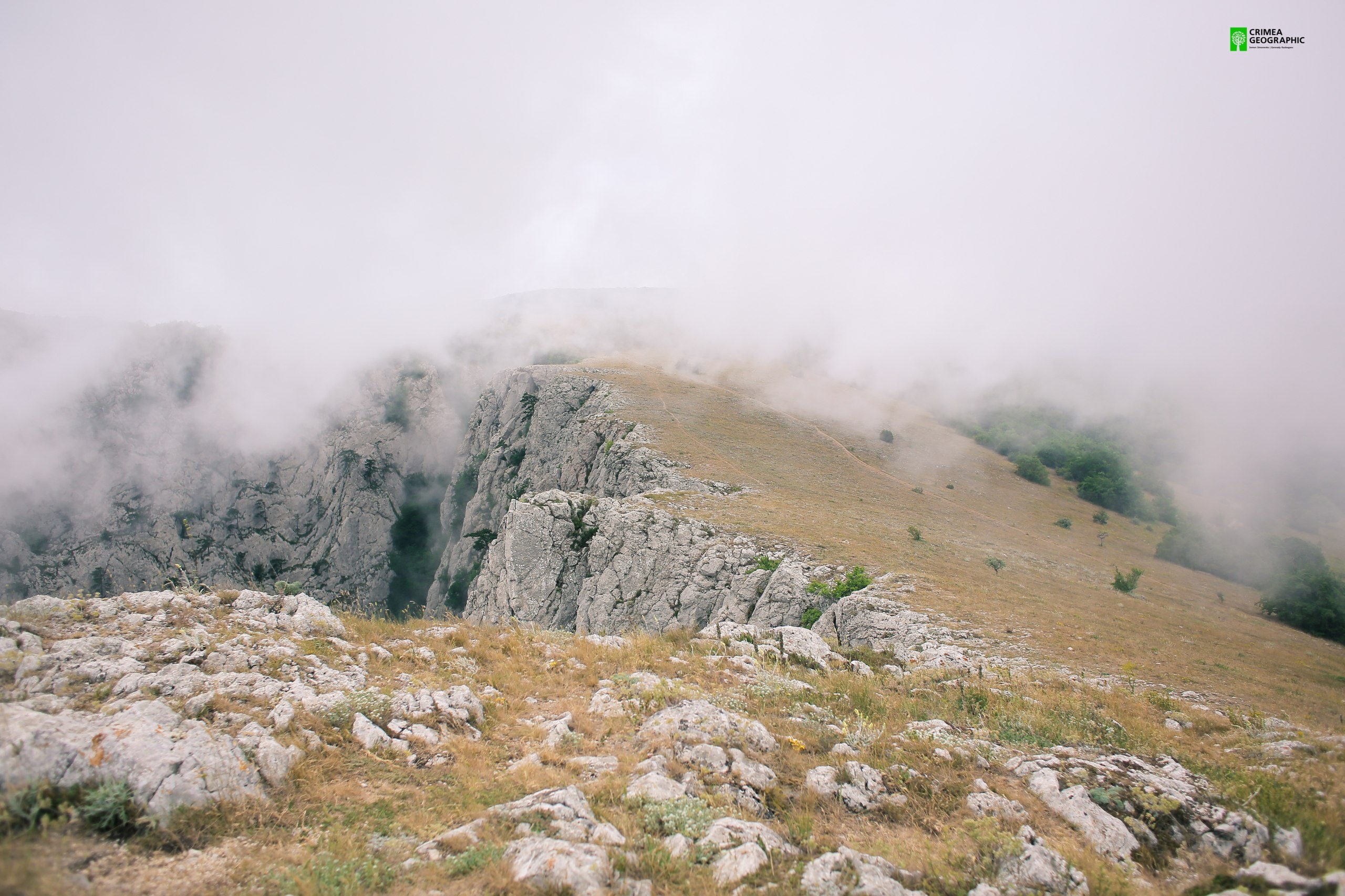 Crimea Nature Rock Mist 2560x1706