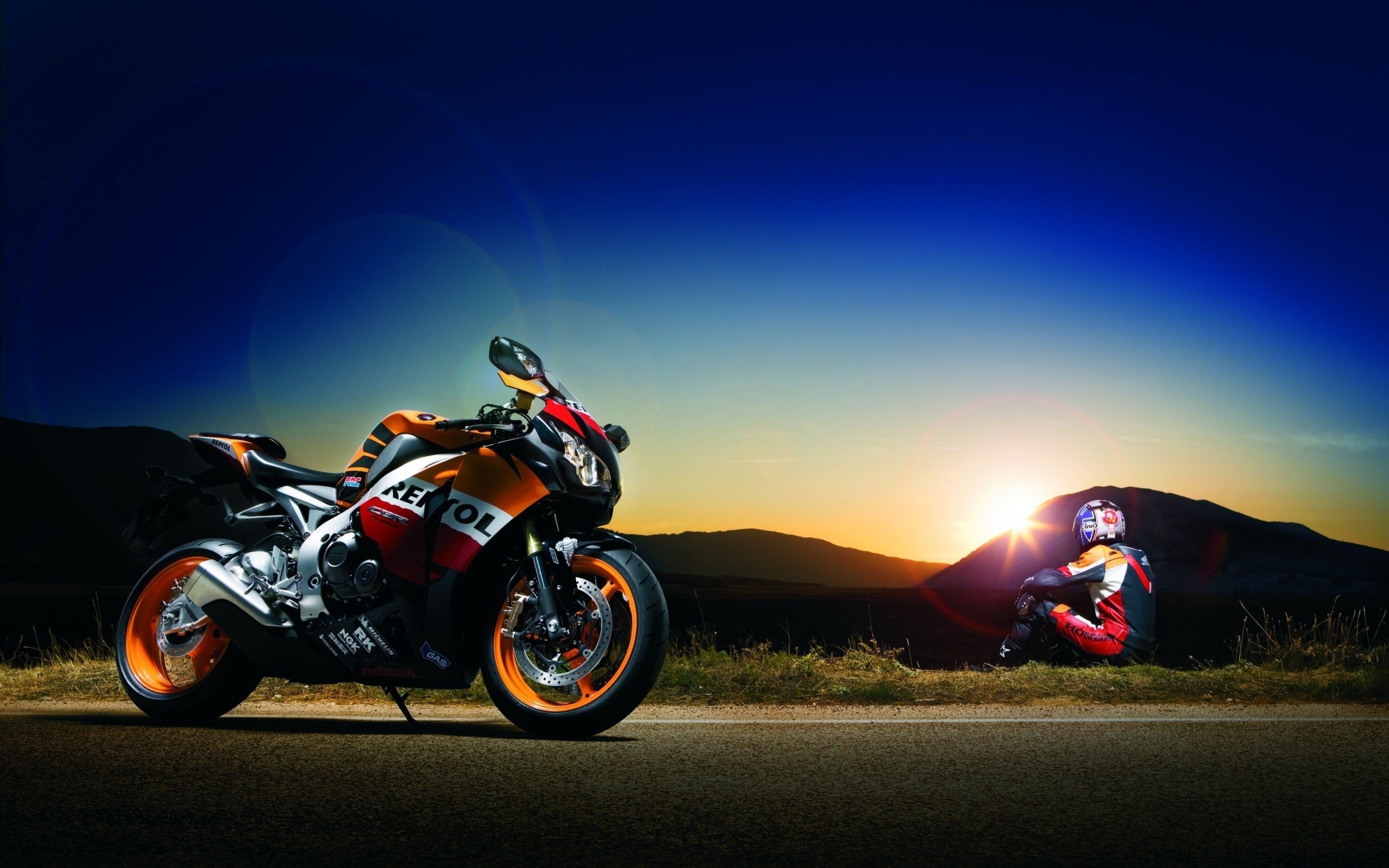 Motorcycle Motors Sunset Helmet Mountains Honda Cbr 1000 Rr Repsol Honda 2560x1600