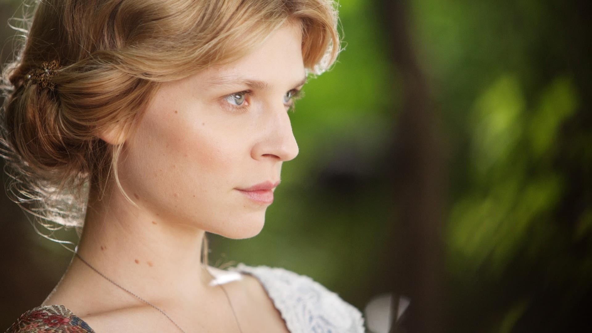 Actress Clemence Poesy 1920x1080