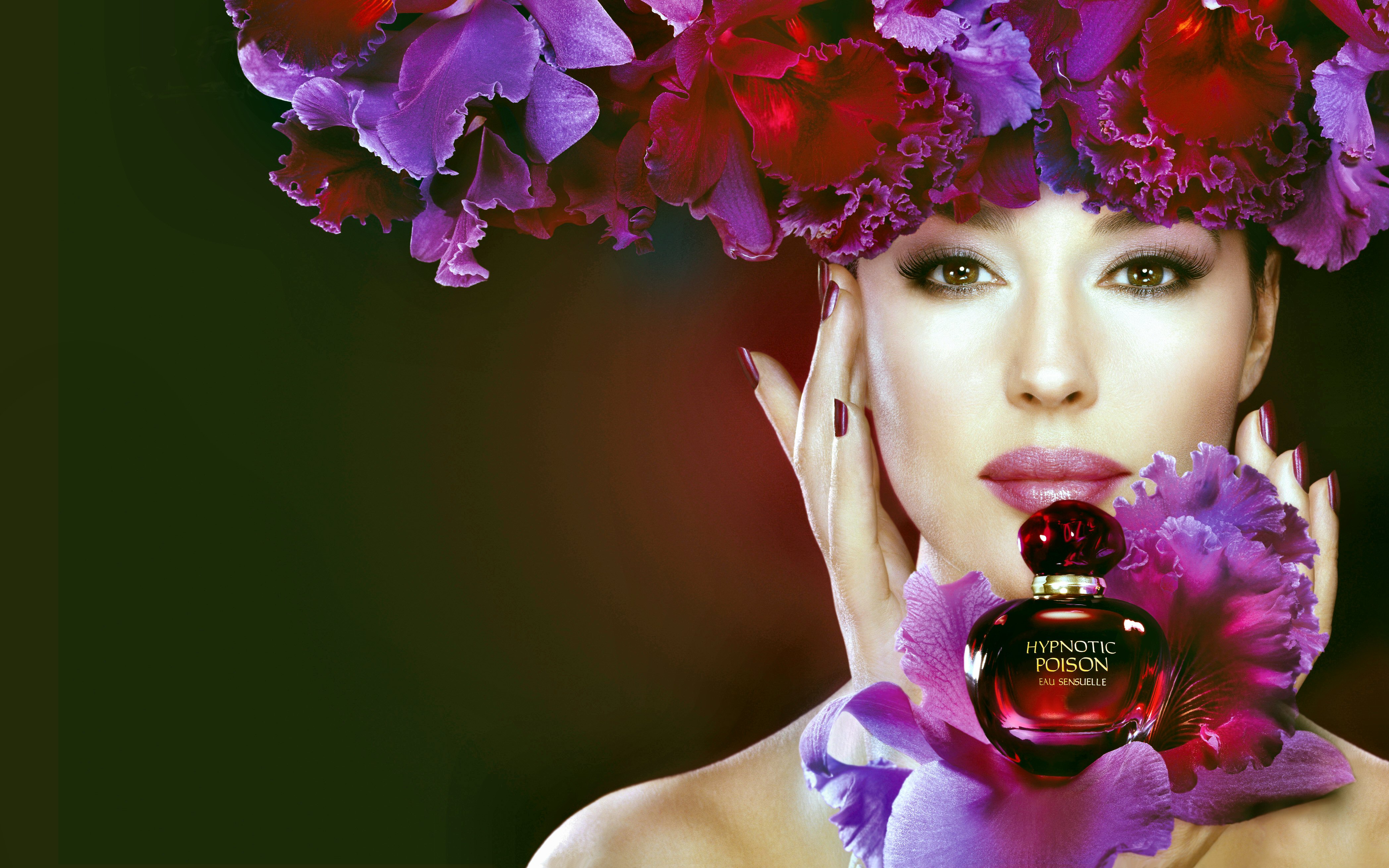 Monica Bellucci Face Perfume 4192x2620