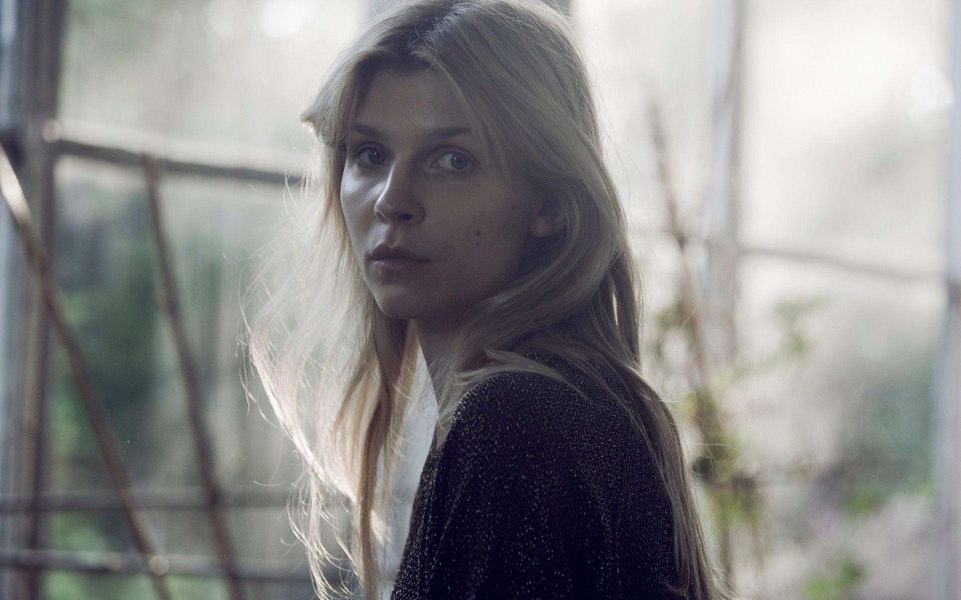 Clemence Poesy Actress 1920x1200