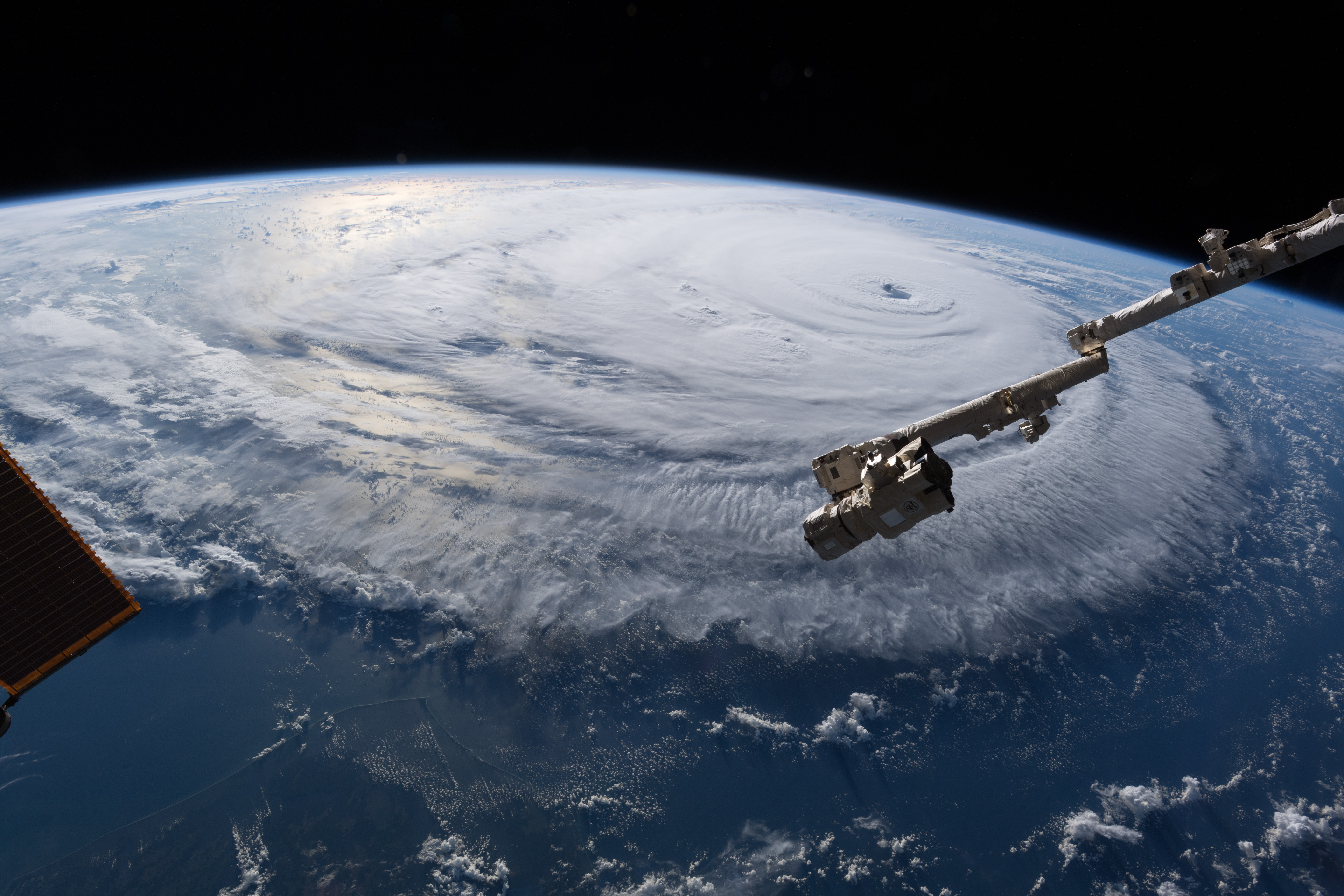 Hurricane Earth Clouds Spiral Cyclone Photography Alexander Gerst NASA Snow Science Space Station Na 5568x3712