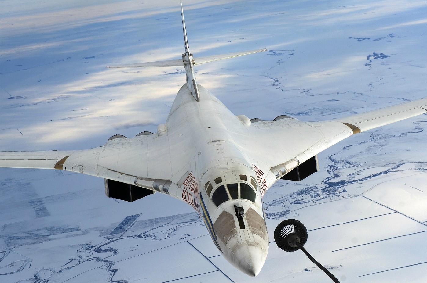 Warplanes Aircraft Strategic Bomber Military Aircraft Mid Air Refueling 1398x928