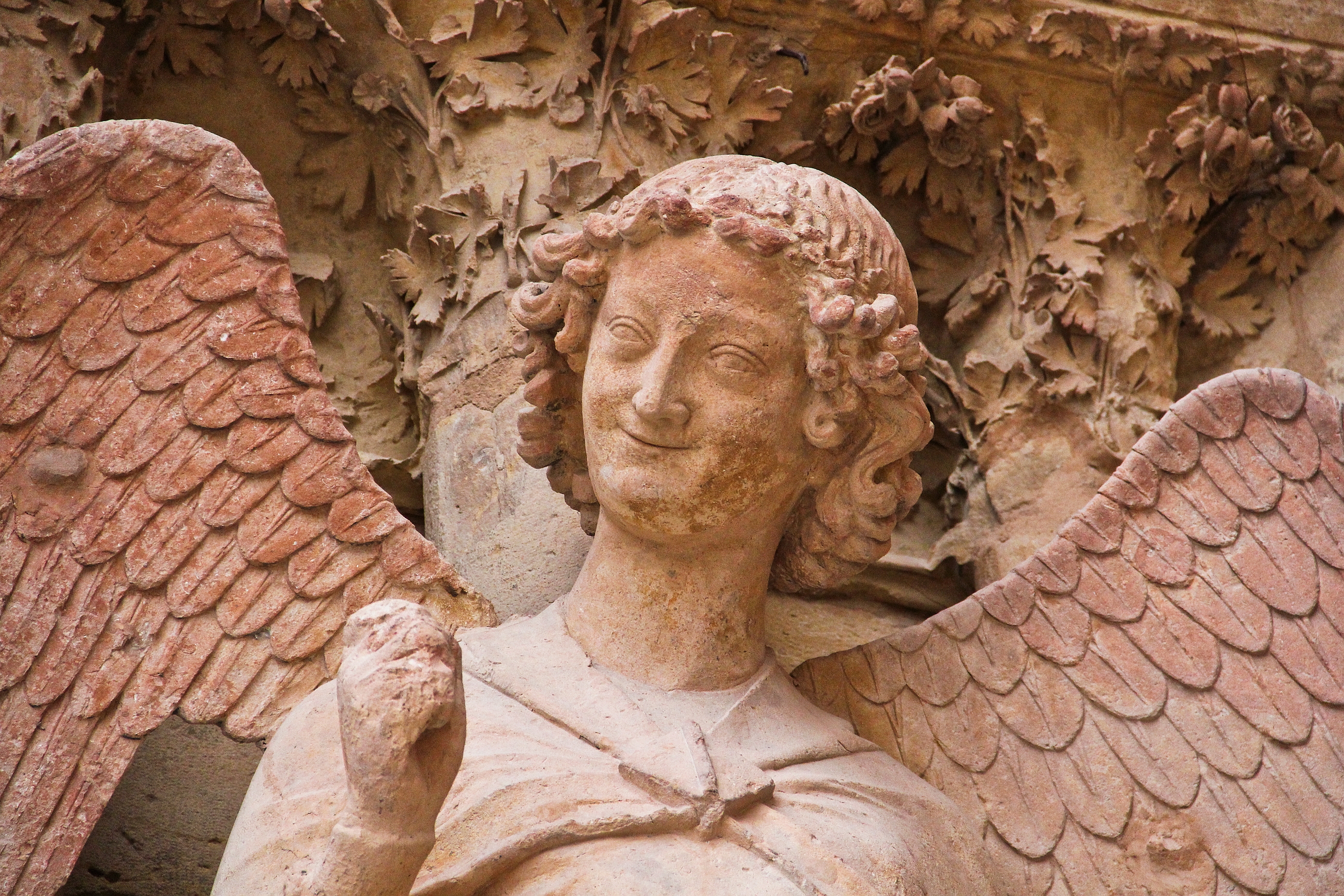 Man Made Angel Statue 2600x1733