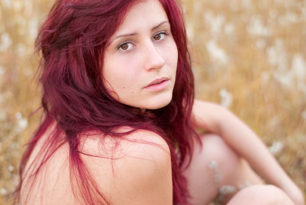 Julia Vlasova Women Redhead Dyed Hair Face Women Outdoors Looking At Viewer 1280x857