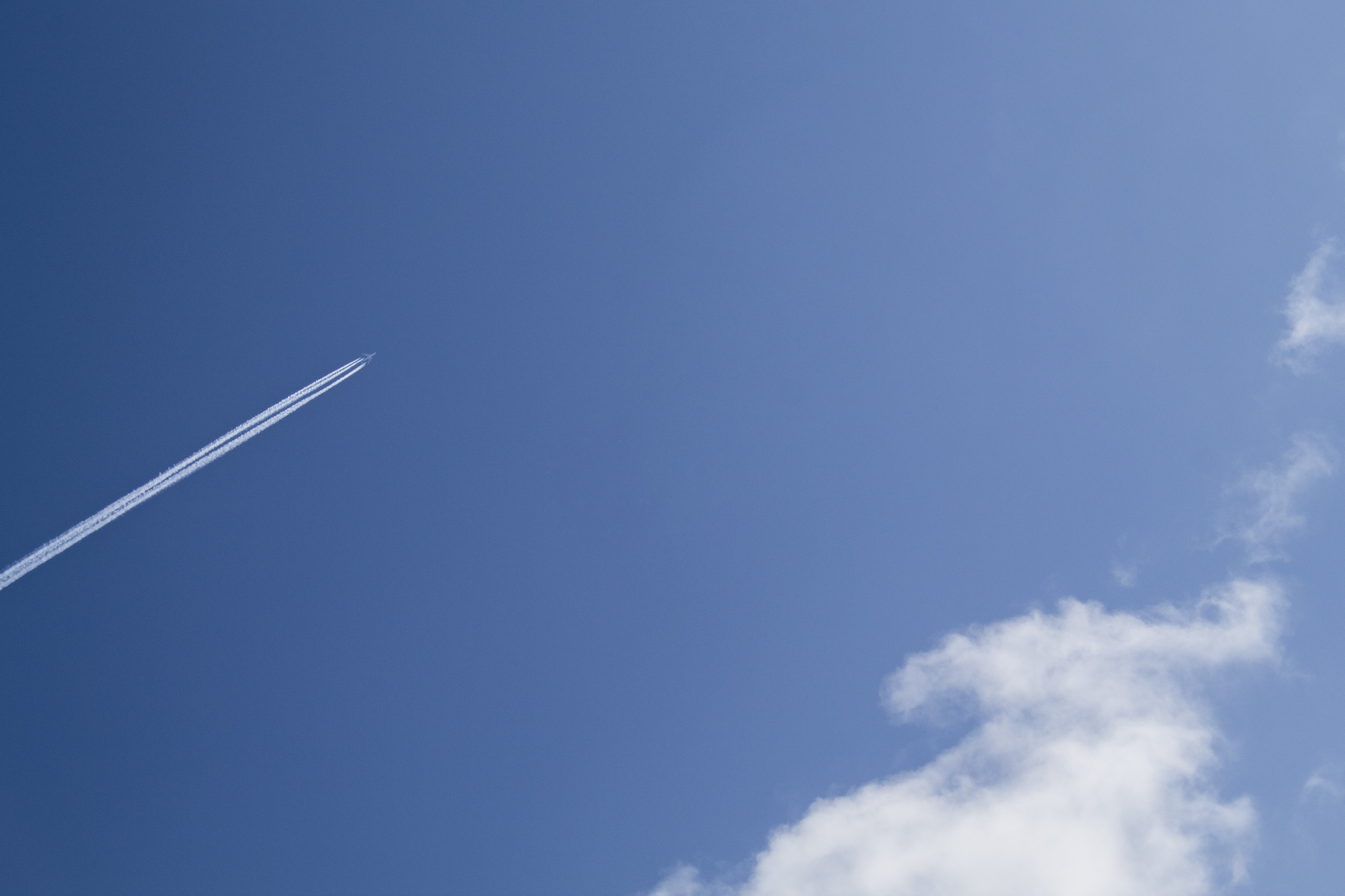 Clear Sky Sky Airplane Clouds Contrails Boeing 747 3556x2370