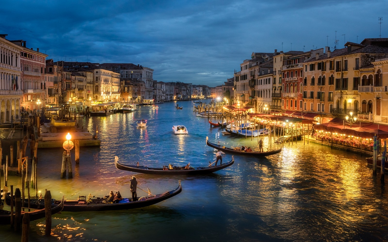 Photography Urban Landscape Architecture Canal Sea Gondolas Lights Old Building Evening Venice Italy 1600x1000