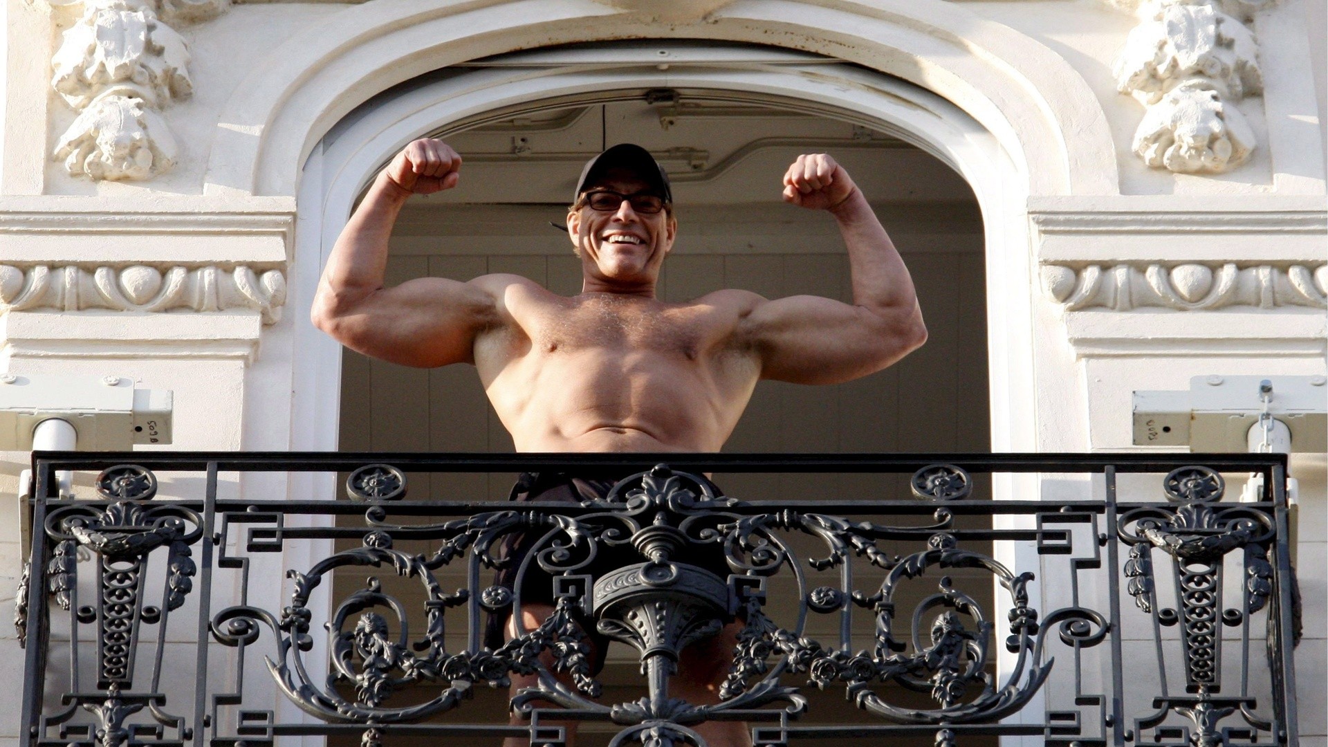 Men Actor Celebrity Shirtless Muscles Smiling Looking At Viewer Glasses Hat Architecture Balcony Sho 1920x1080