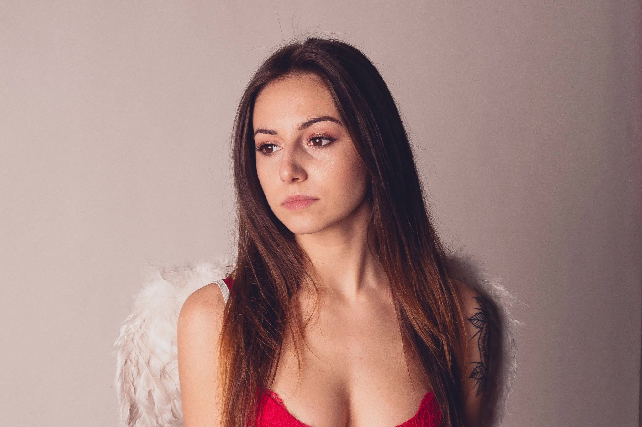 Eliza Wolniewicz Patrycjusz Brunette Angel Wings Brown Eyes Long Hair Polish Women Straight Hair Tat 2048x1363