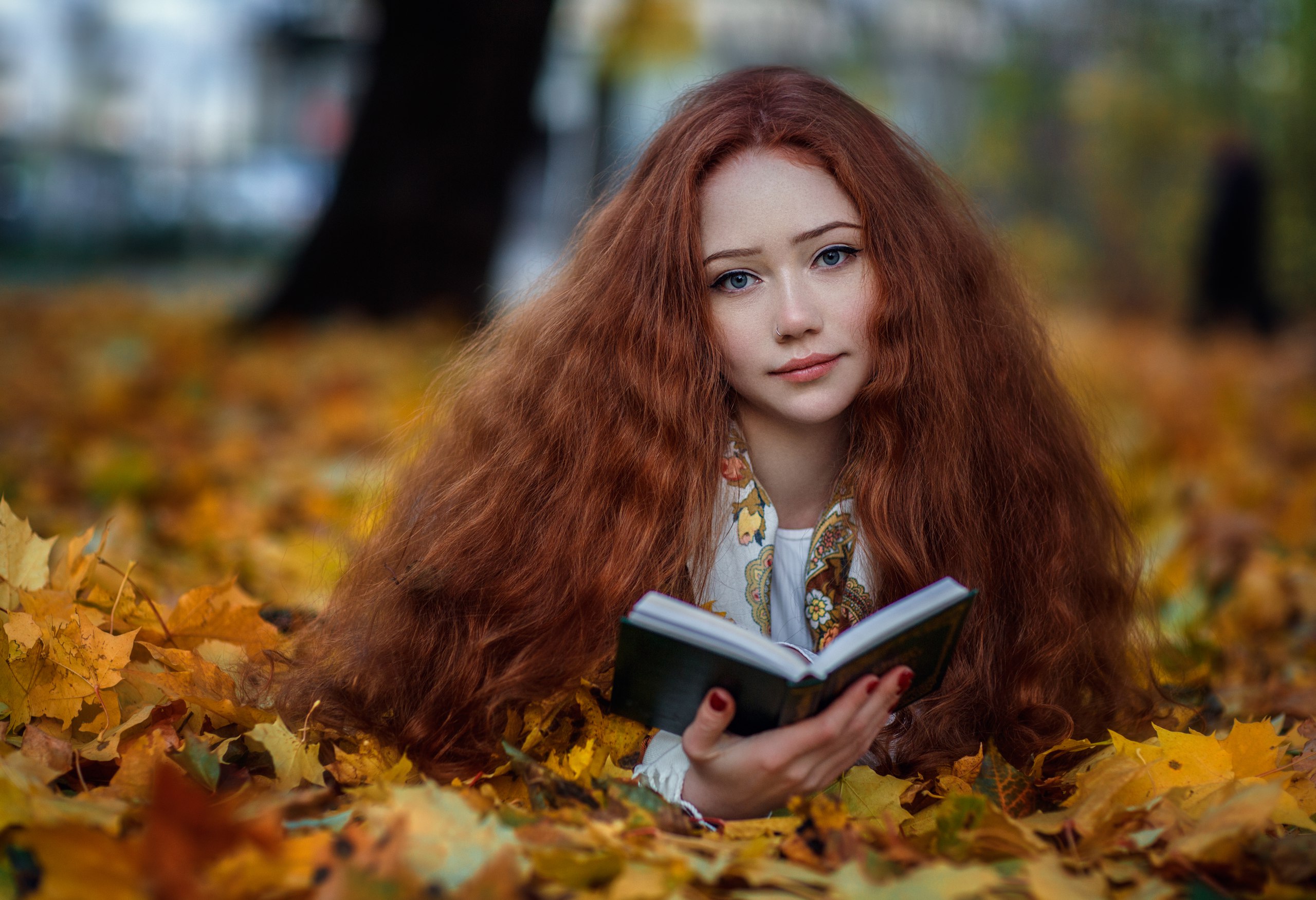 Hakan Erenler Women Model Portrait Outdoors Looking At Viewer Depth Of Field Redhead Long Hair Nose  2560x1750