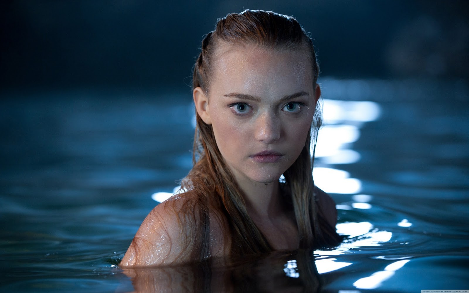 Gemma Ward Pirates Of The Caribbean Pirates Of The Caribbean On Stranger Tides In Water Looking At V 1600x1000