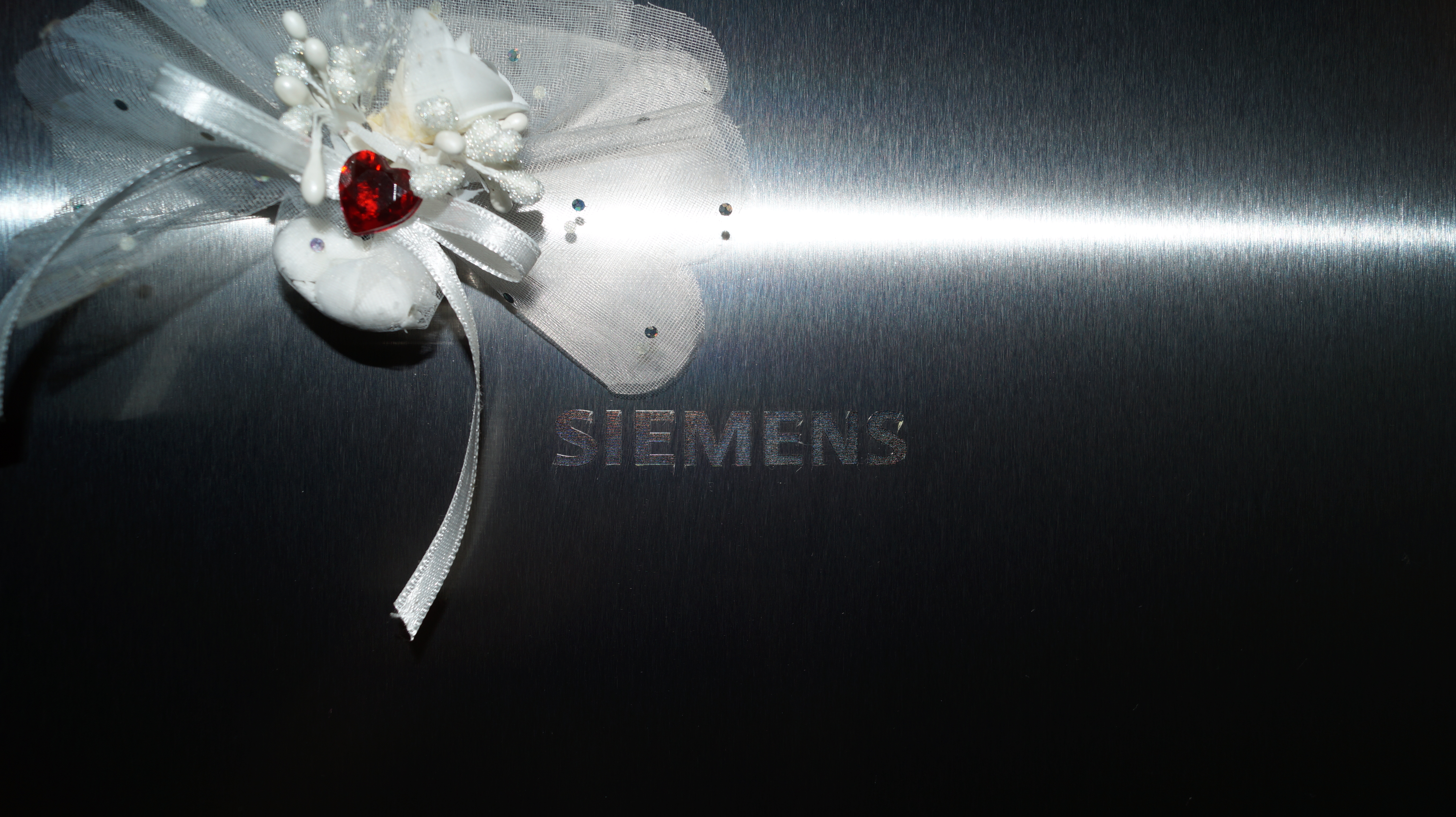 Heart Siemens Metal Wedding 5456x3064