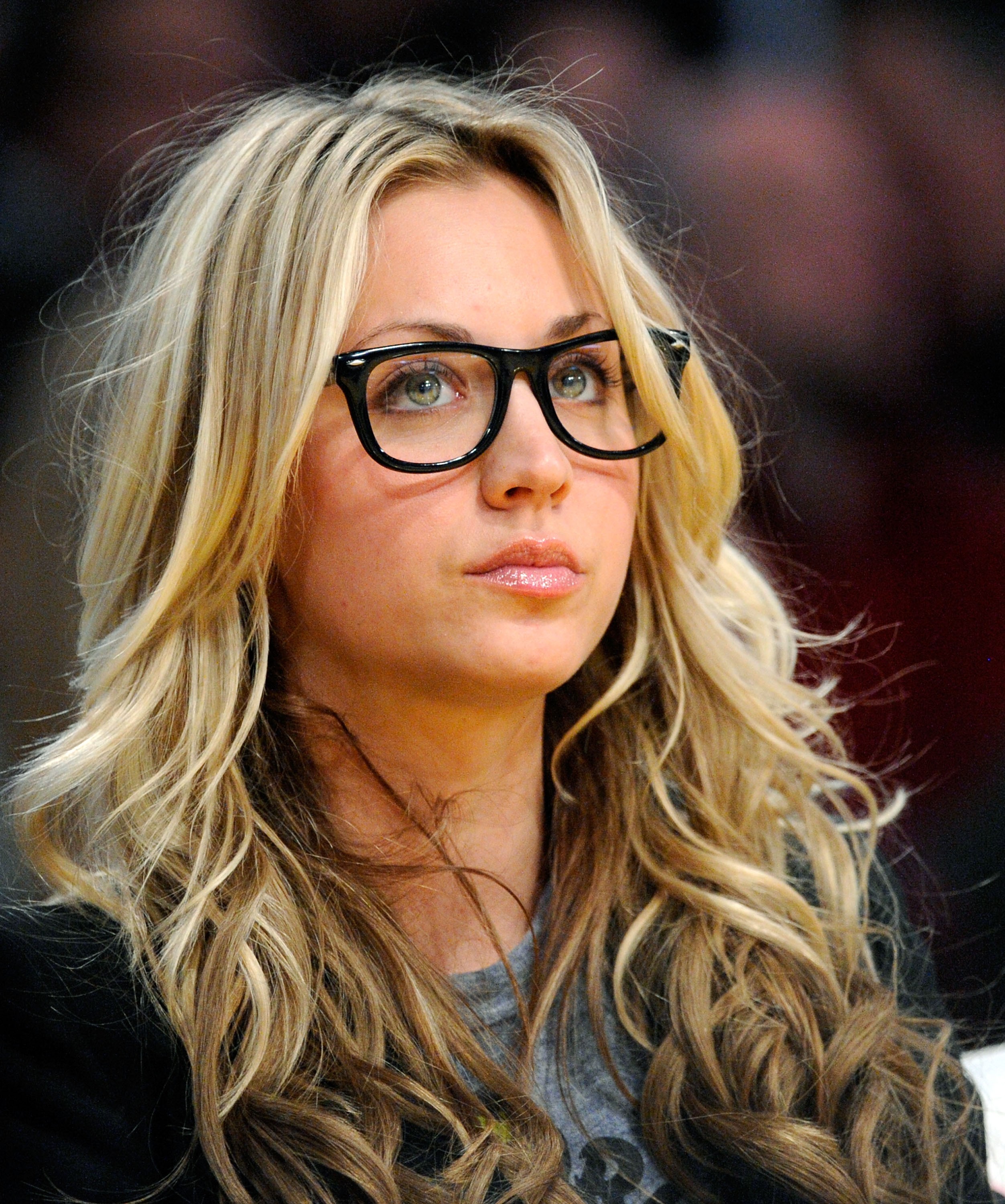 Kaley Cuoco Women Actress Blonde Long Hair Curly Hair Women With Glasses Focused Face 2505x3000