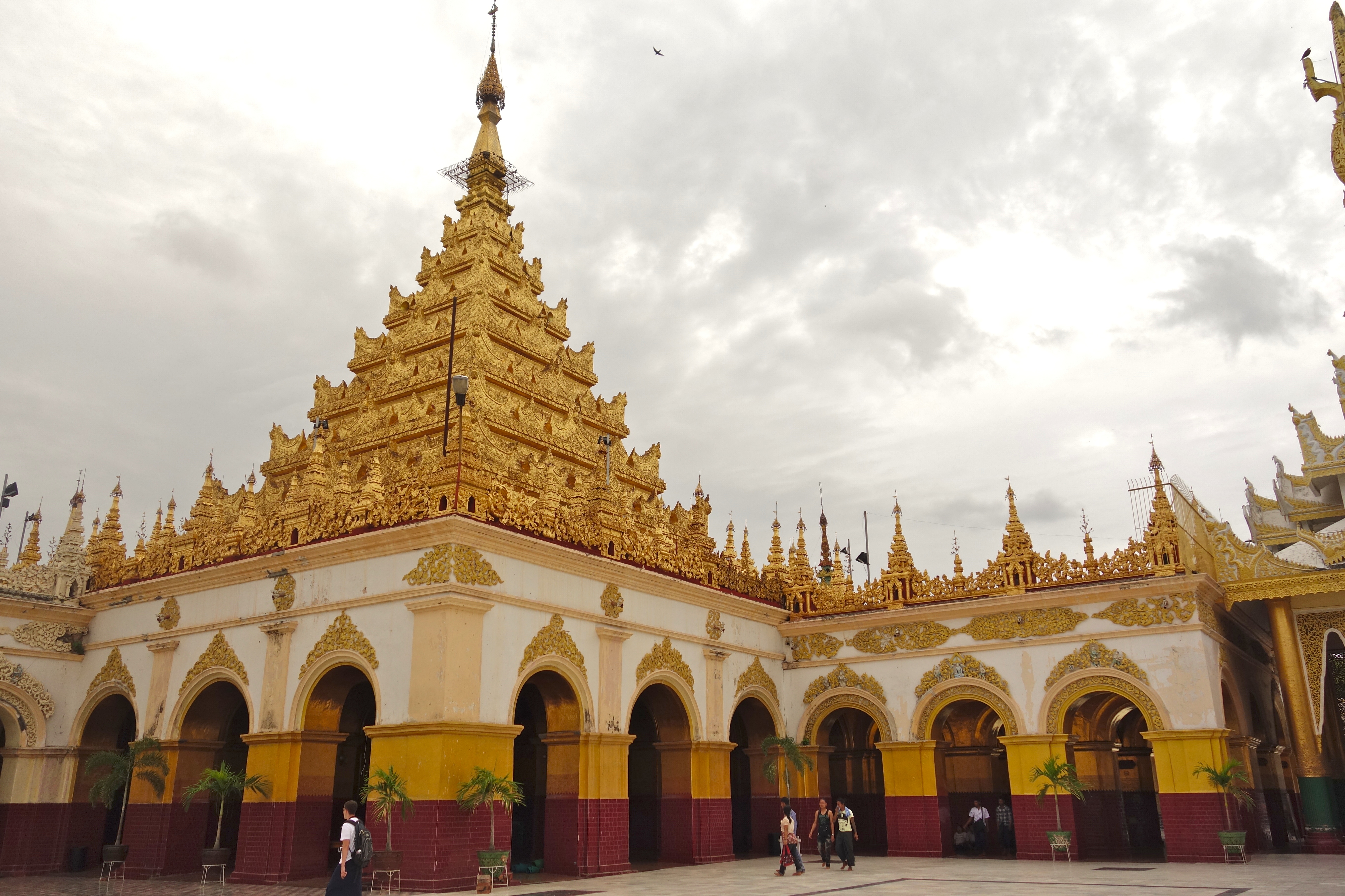 Mahamuni Pagoda Myanmar 5472x3648