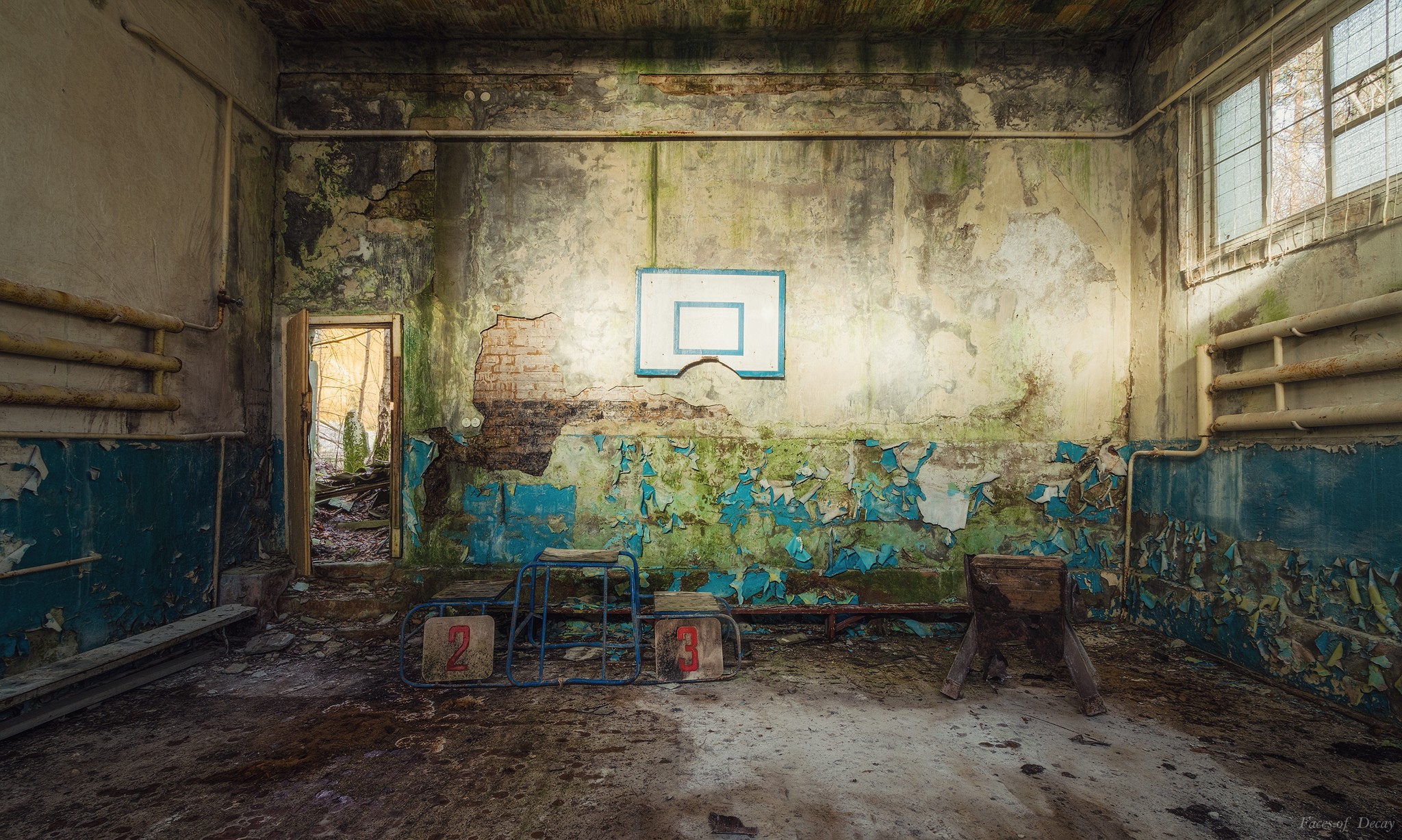 Old Building Ruin Indoors Abandoned Podiums 2048x1228