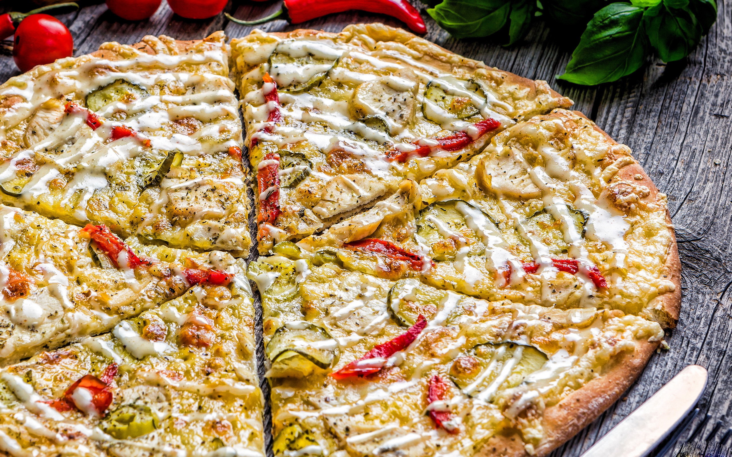 Pizza Cheese Tomatoes Pickles Pepper 2560x1600