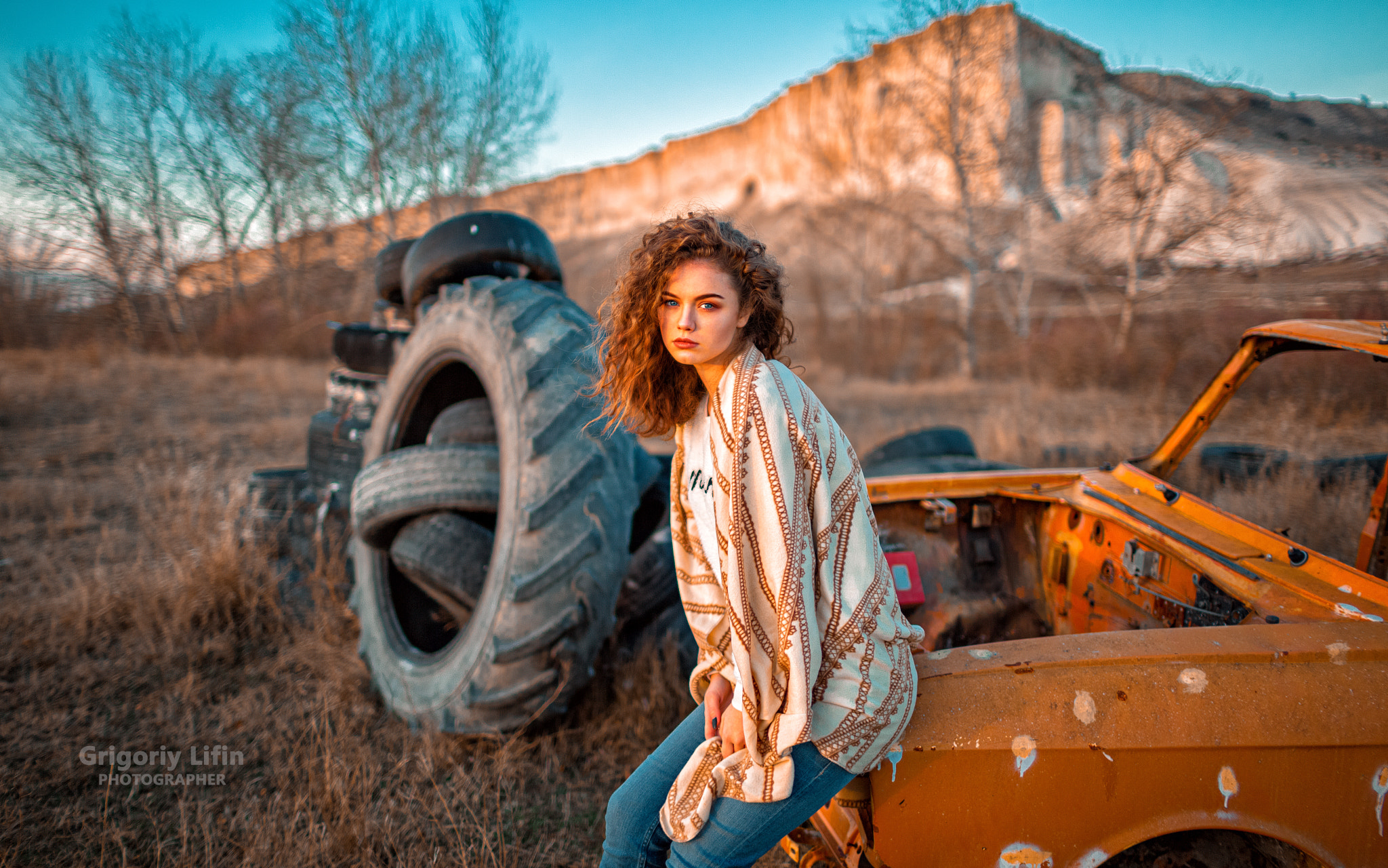 Women Grigoriy Lifin Women Outdoors Tires Portrait Blue Eyes Depth Of Field Jeans Alina Zaslavskaya  2048x1280