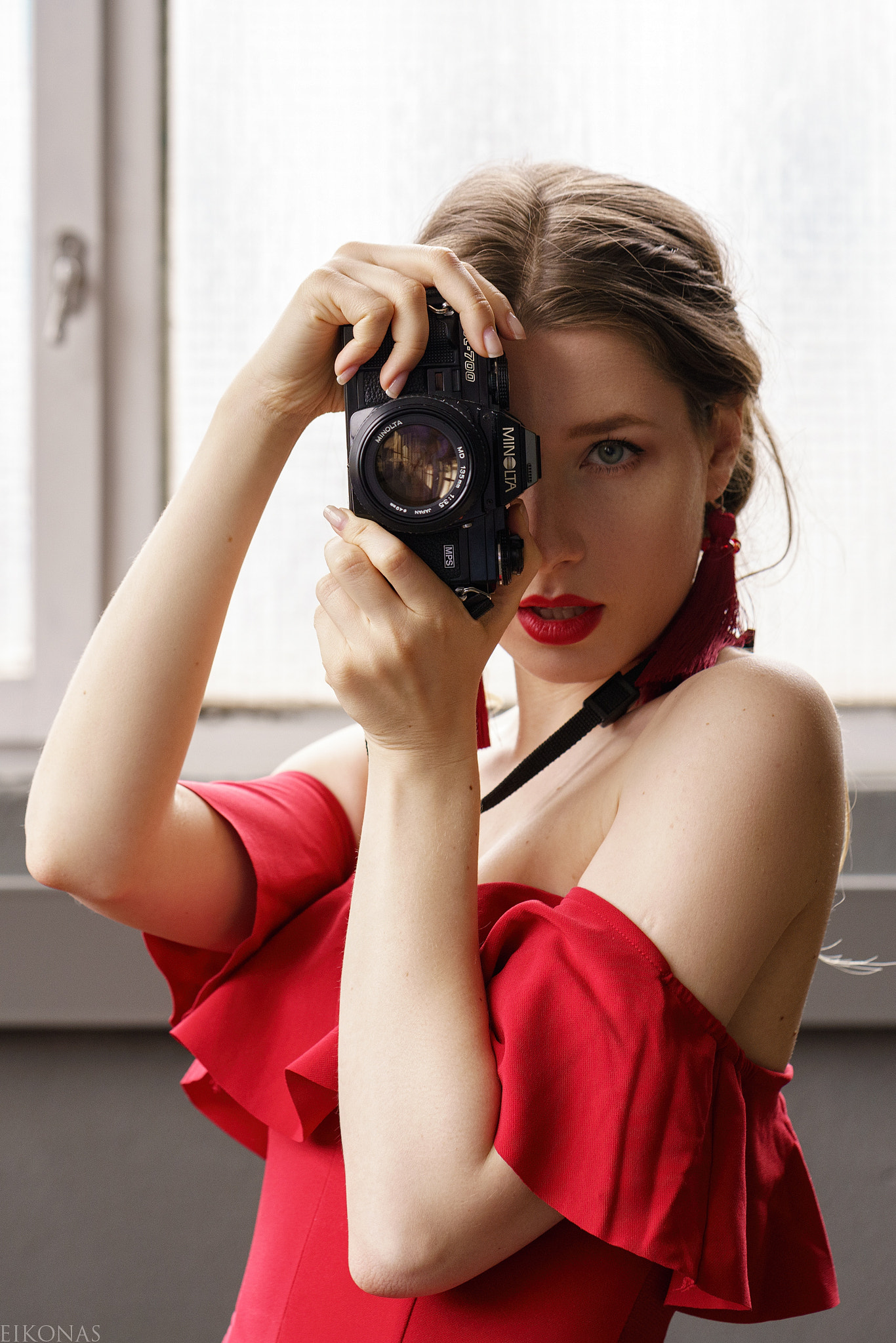 Women Camera Dress Red Dress Model Women Indoors Minolta 1366x2048