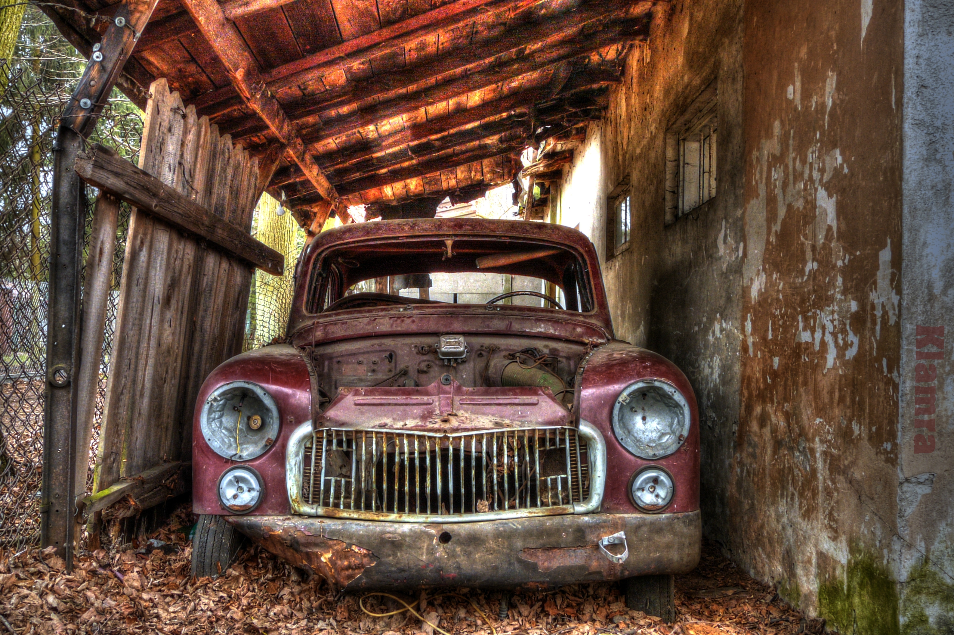 Abandoned Poland Urbex Car 3171x2109