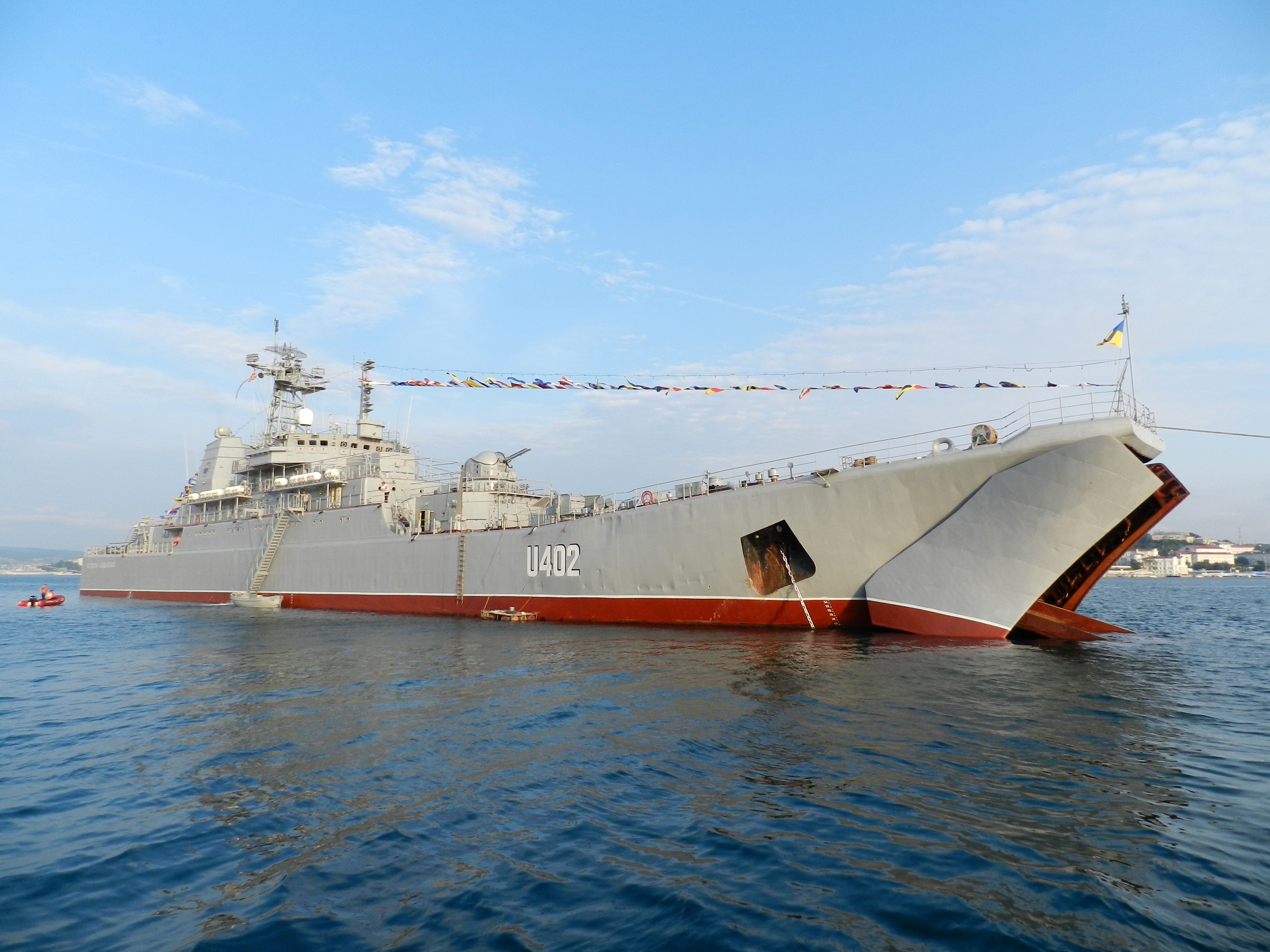 Amphibious Assault Ship Warship 4000x3000