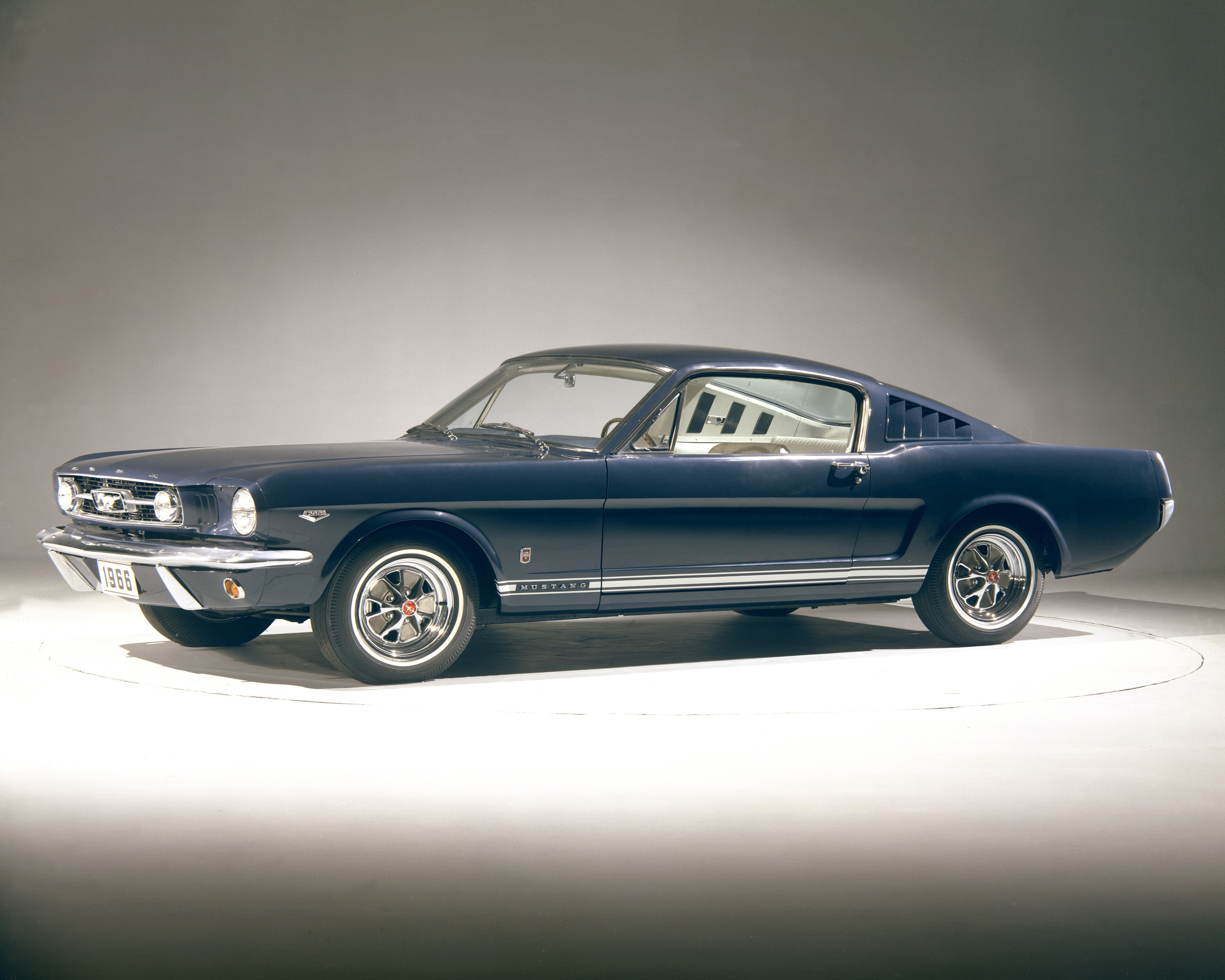 Ford Mustang Fastback Muscle Car 3500x2799