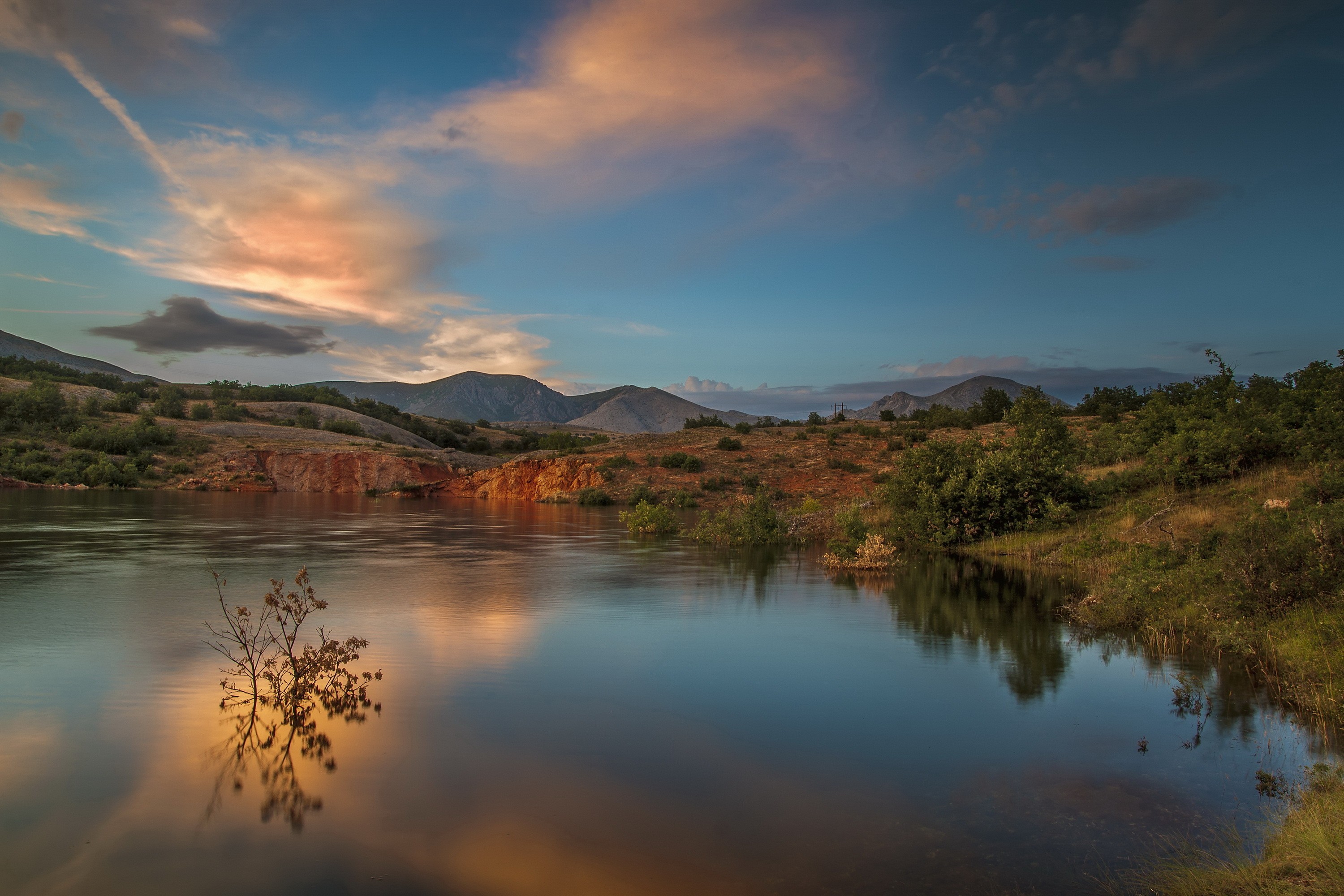 Landscape Lake Mountains Flood 3000x2000