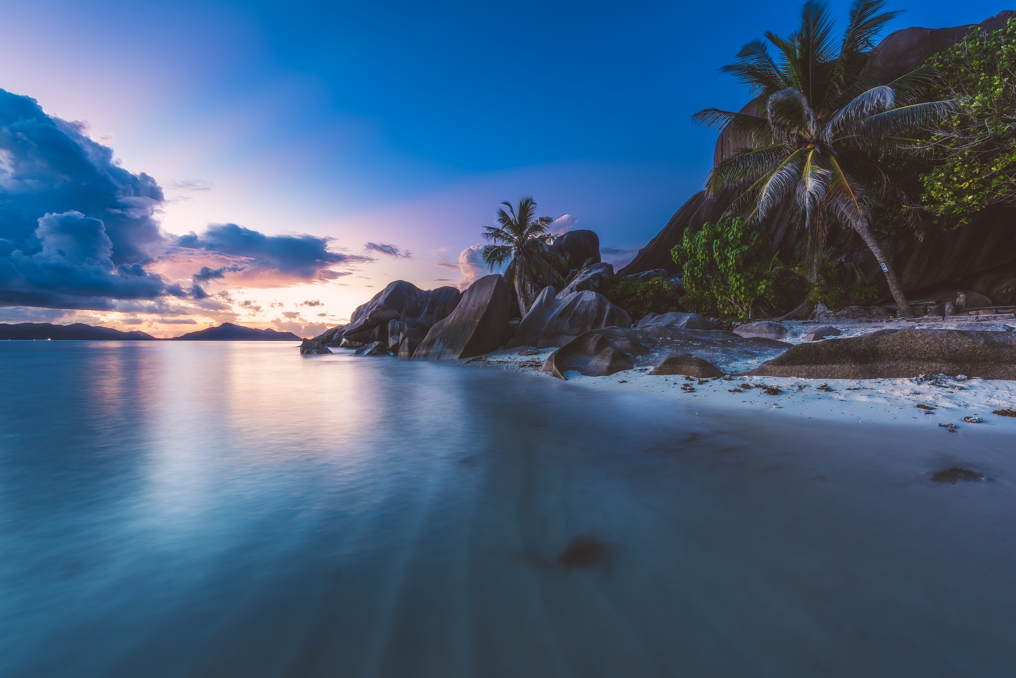 Tropical Sky Sea Seychelles 2048x1367