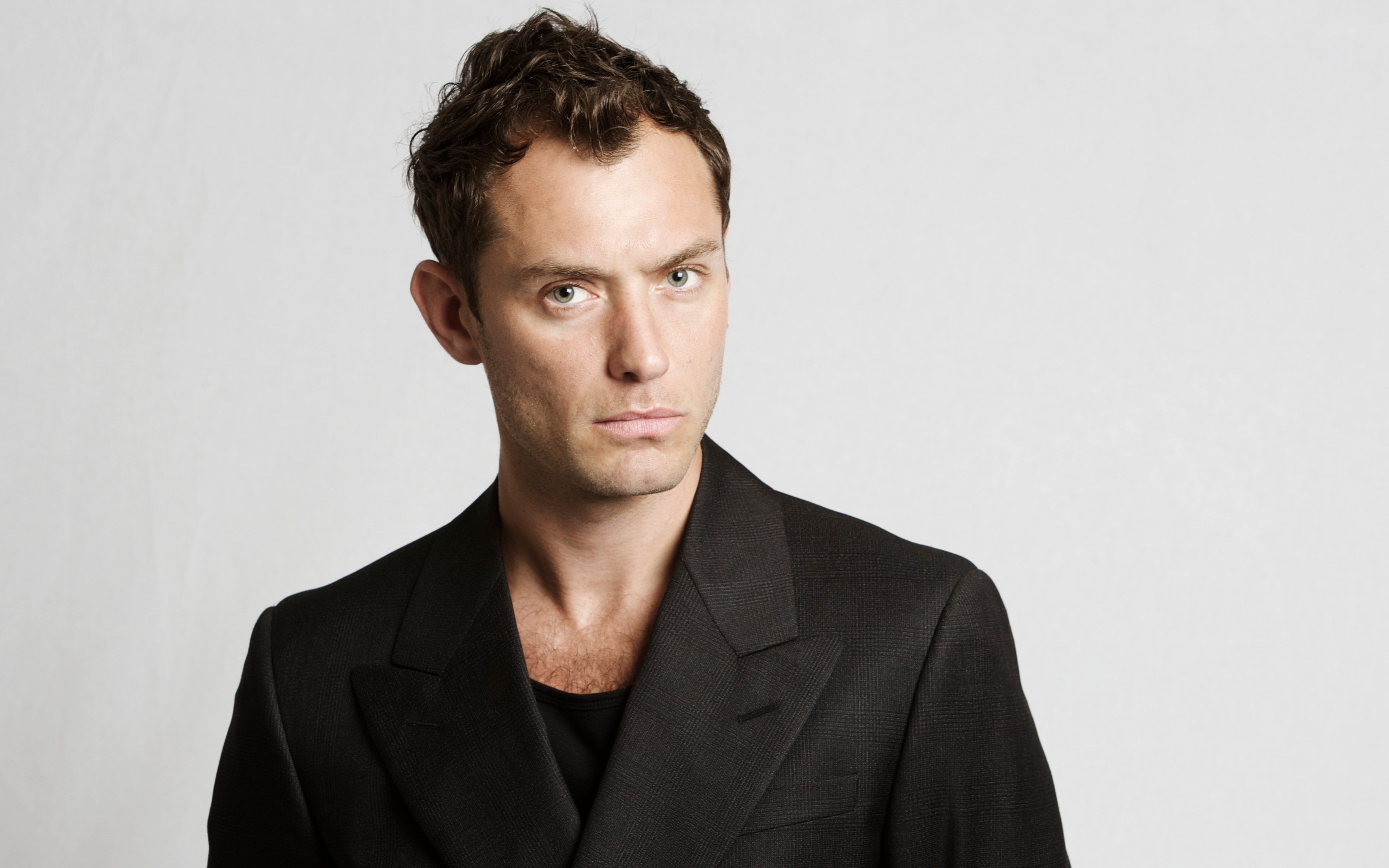 Jude Law English Actor 3520x2200