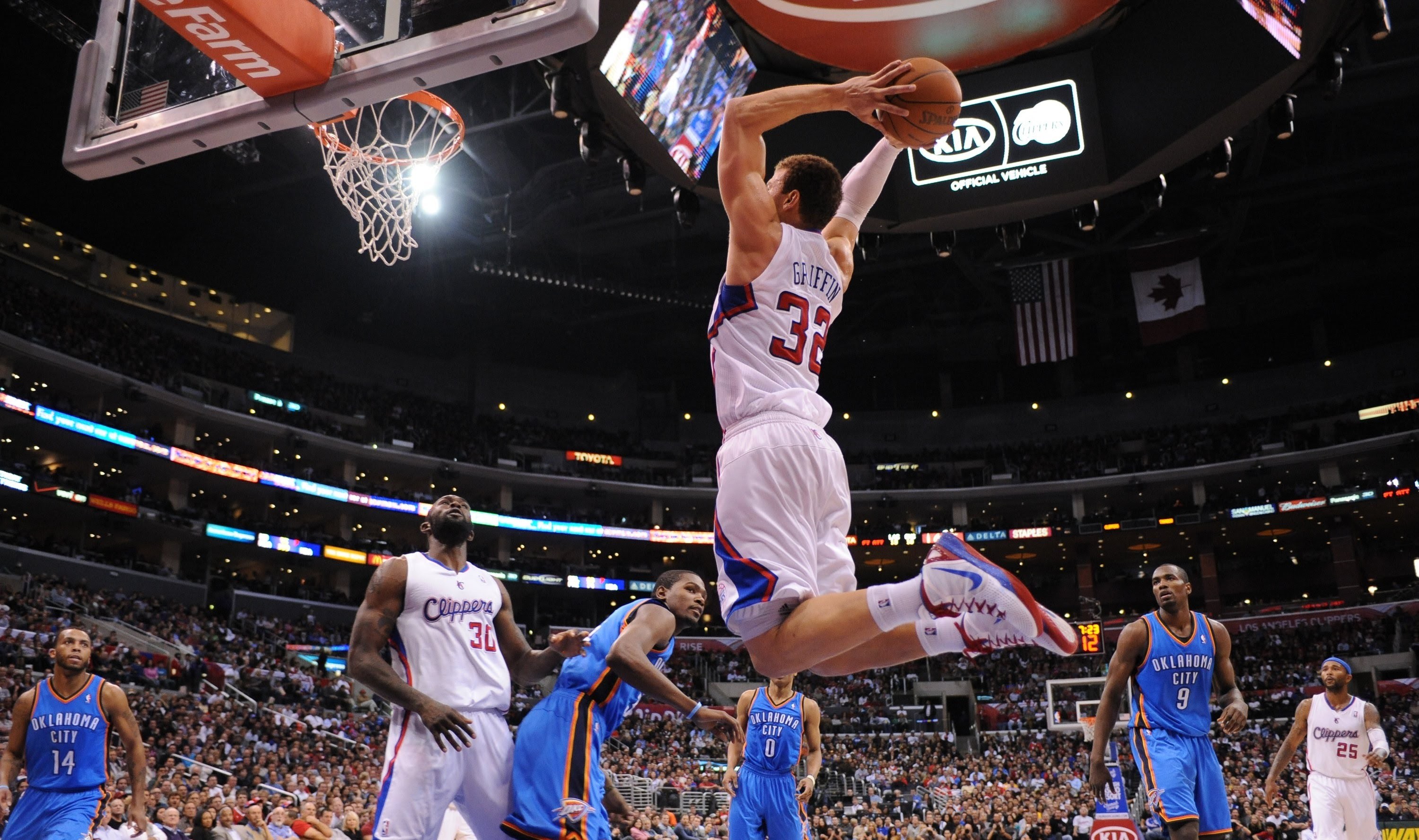 NBA Basketball Jumping Los Angeles Clippers Hoop 3000x1777