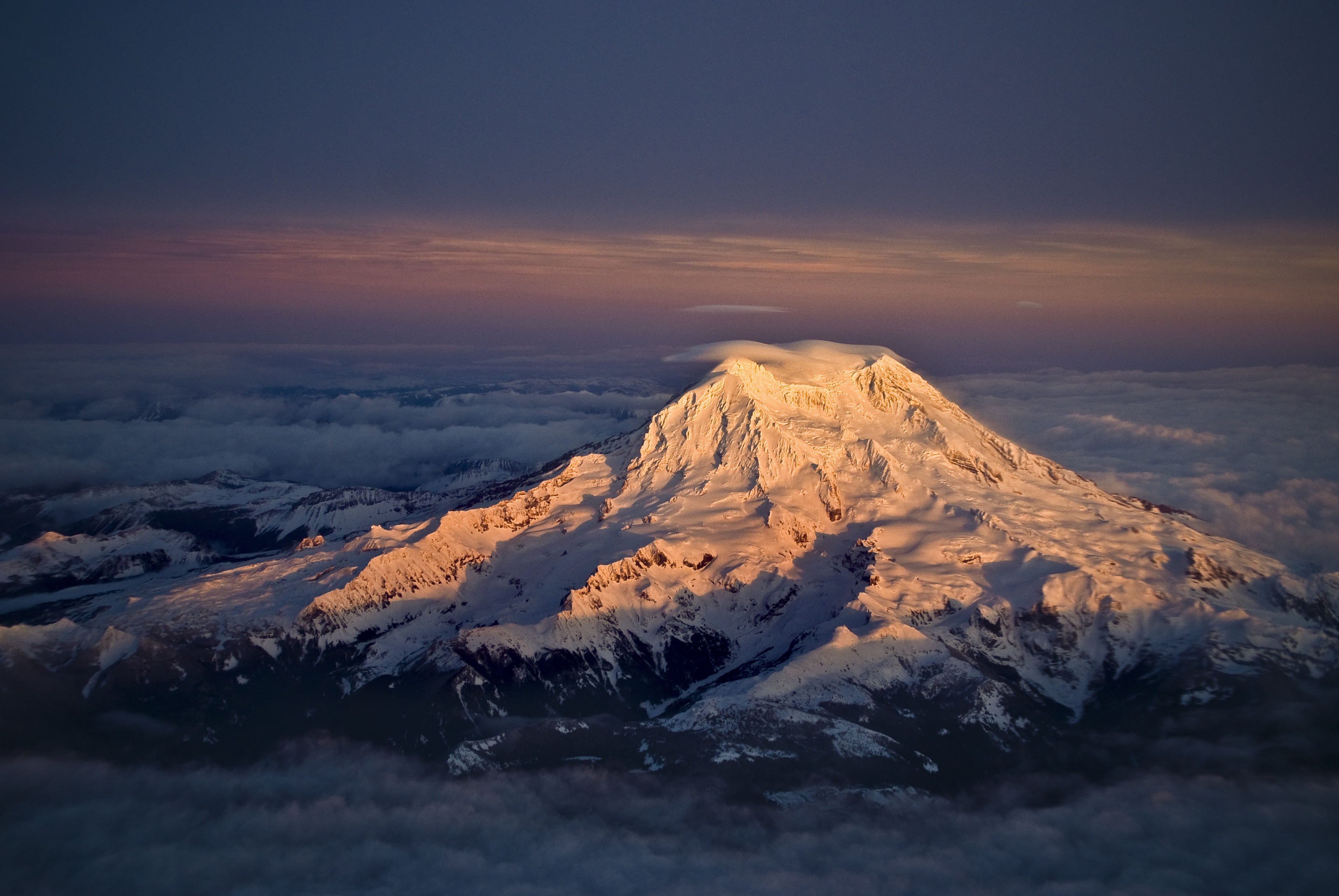 Mount Rainier Mountains Aerial View Dusk 3639x2436